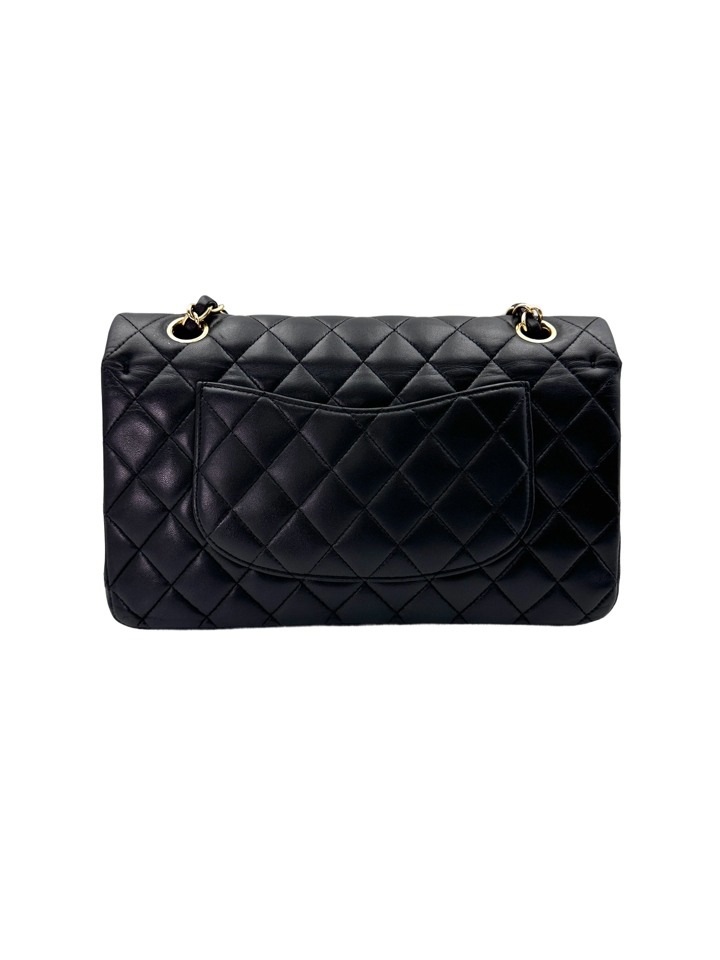 Chanel Classic Flap Black Quilted Lambskin Medium Size Shoulder Bag(13***24) IRIS151