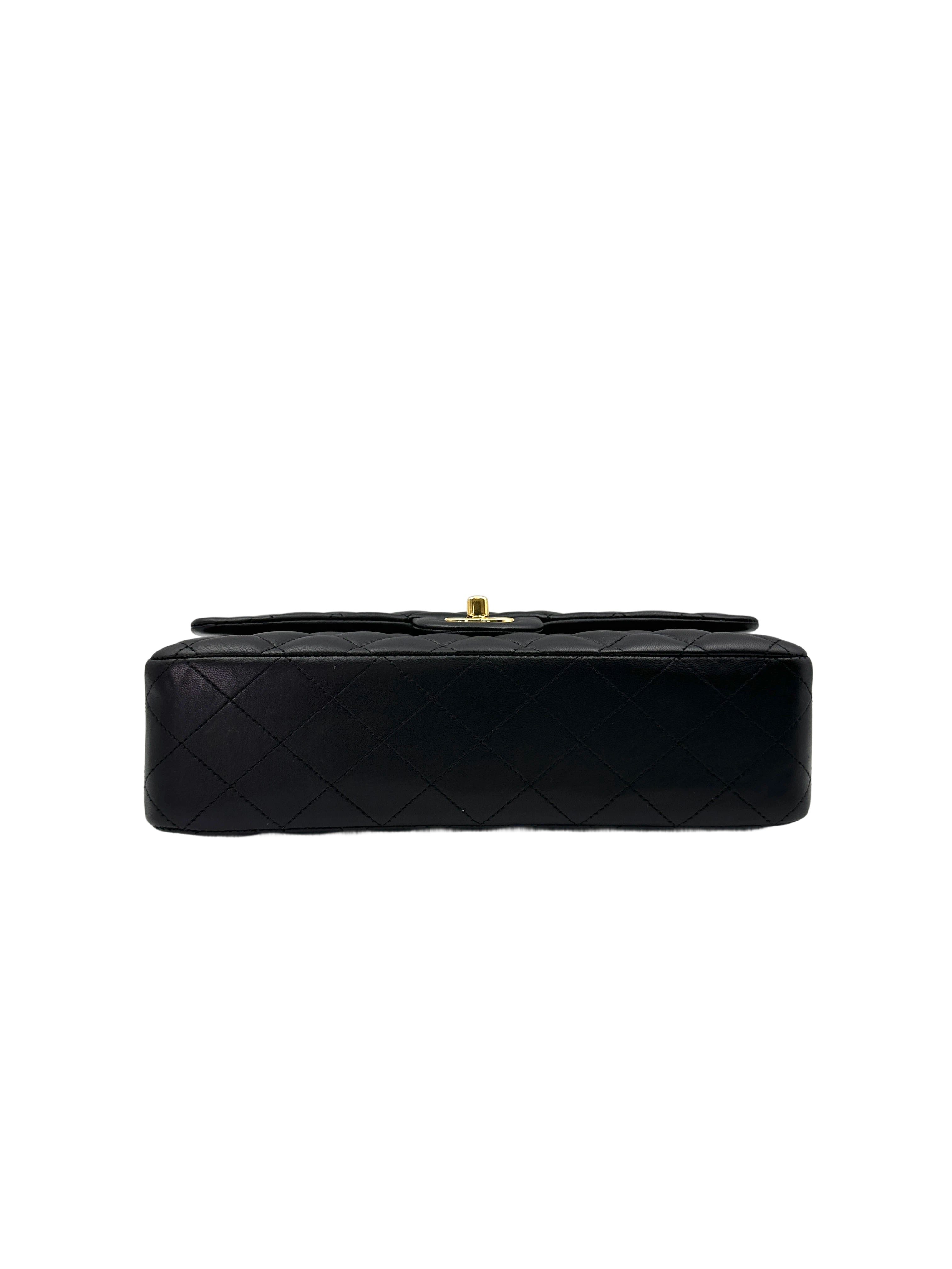 Chanel Classic Flap Black Quilted Lambskin Medium Size Shoulder Bag(13***24) IRIS151