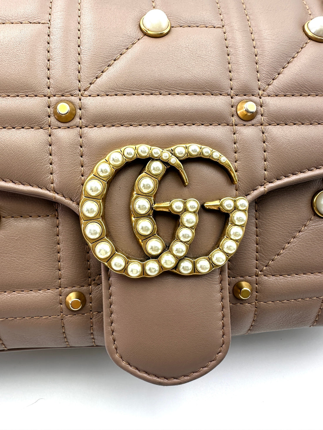 Gucci GG Marmont Pearl And Studded Embellished Beige Quilted Leather Medium Size Shoulder Bag GG839