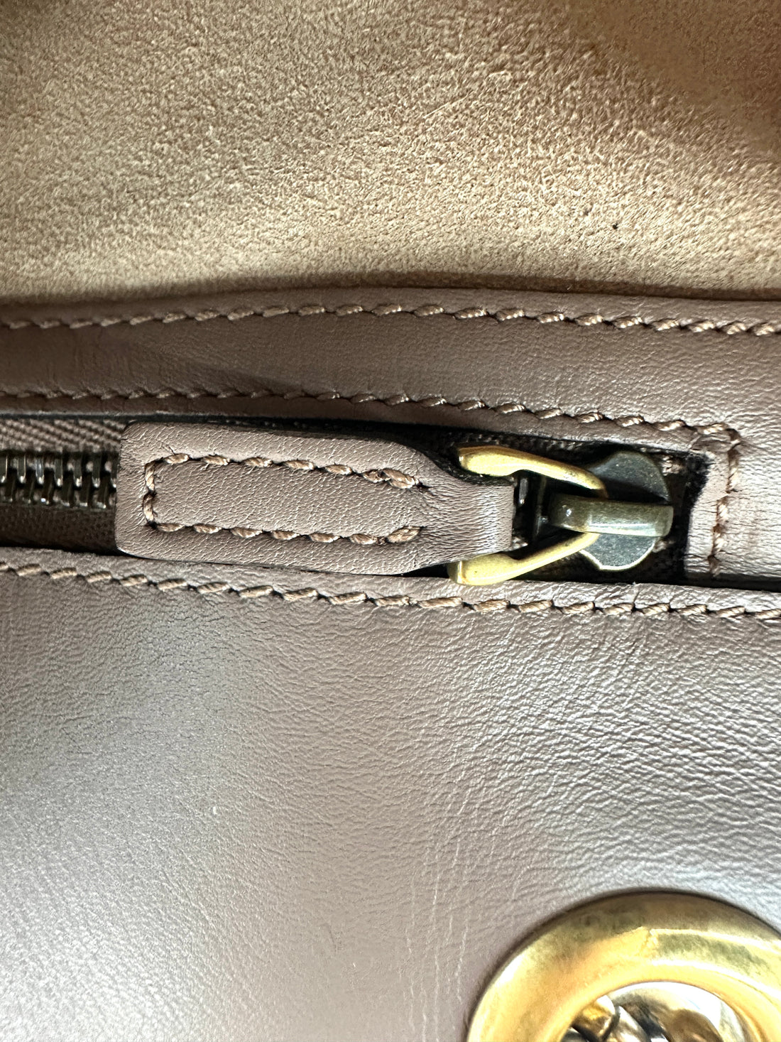 Gucci GG Marmont Pearl And Studded Embellished Beige Quilted Leather Medium Size Shoulder Bag GG839