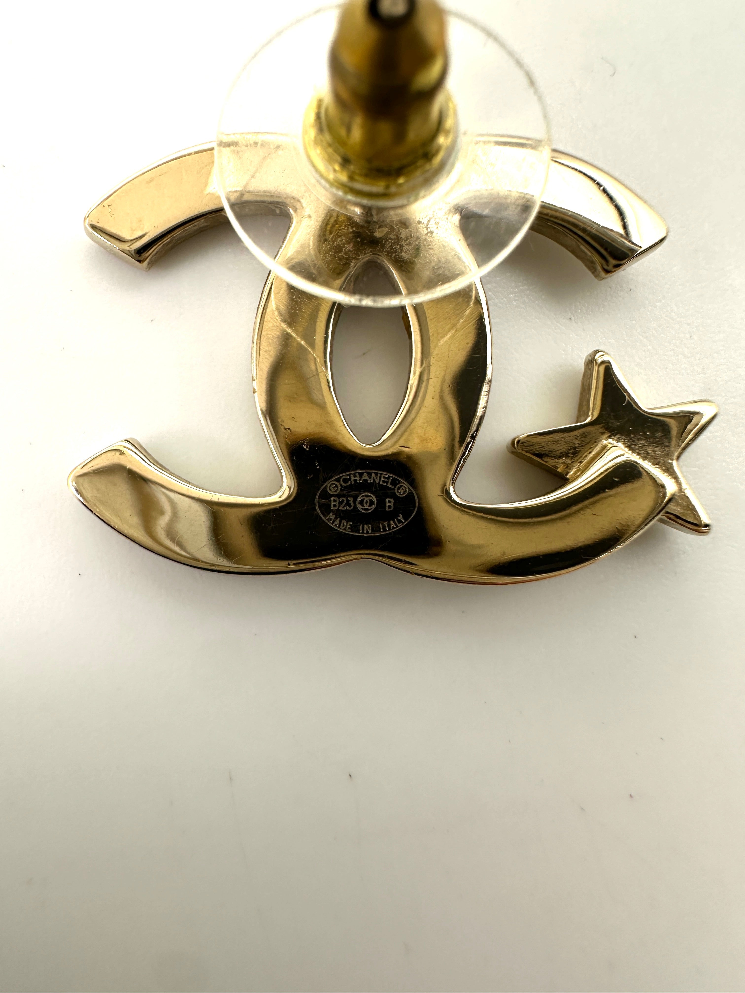 Chanel 23B Gold CC Logo Star Crystal Embellished Earrings CC1745