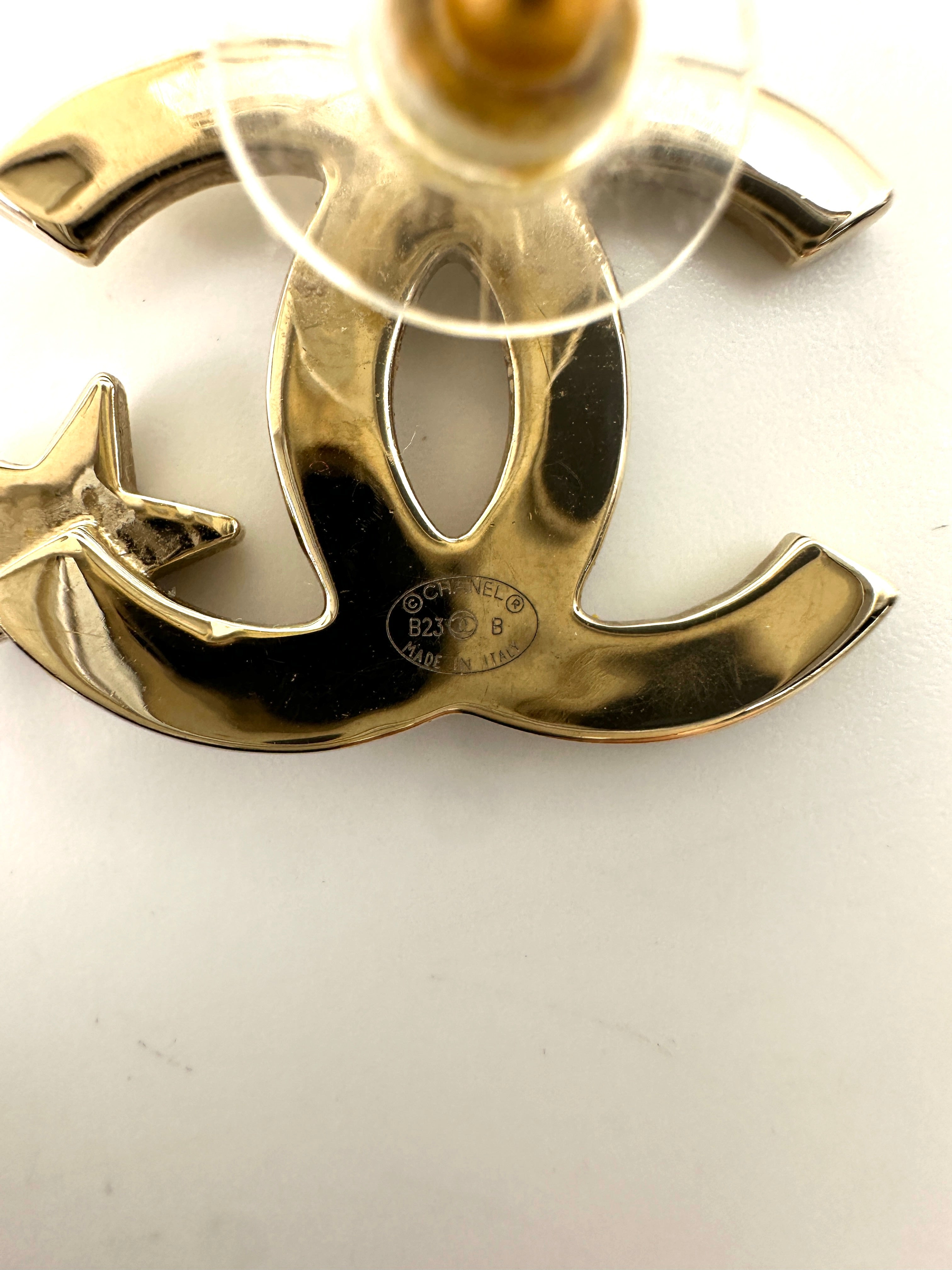 Chanel 23B Gold CC Logo Star Crystal Embellished Earrings CC1745