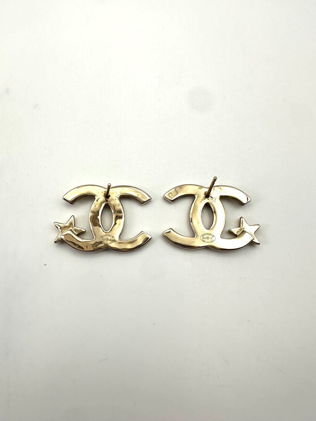 Chanel 23B Gold CC Logo Star Crystal Embellished Earrings CC1745