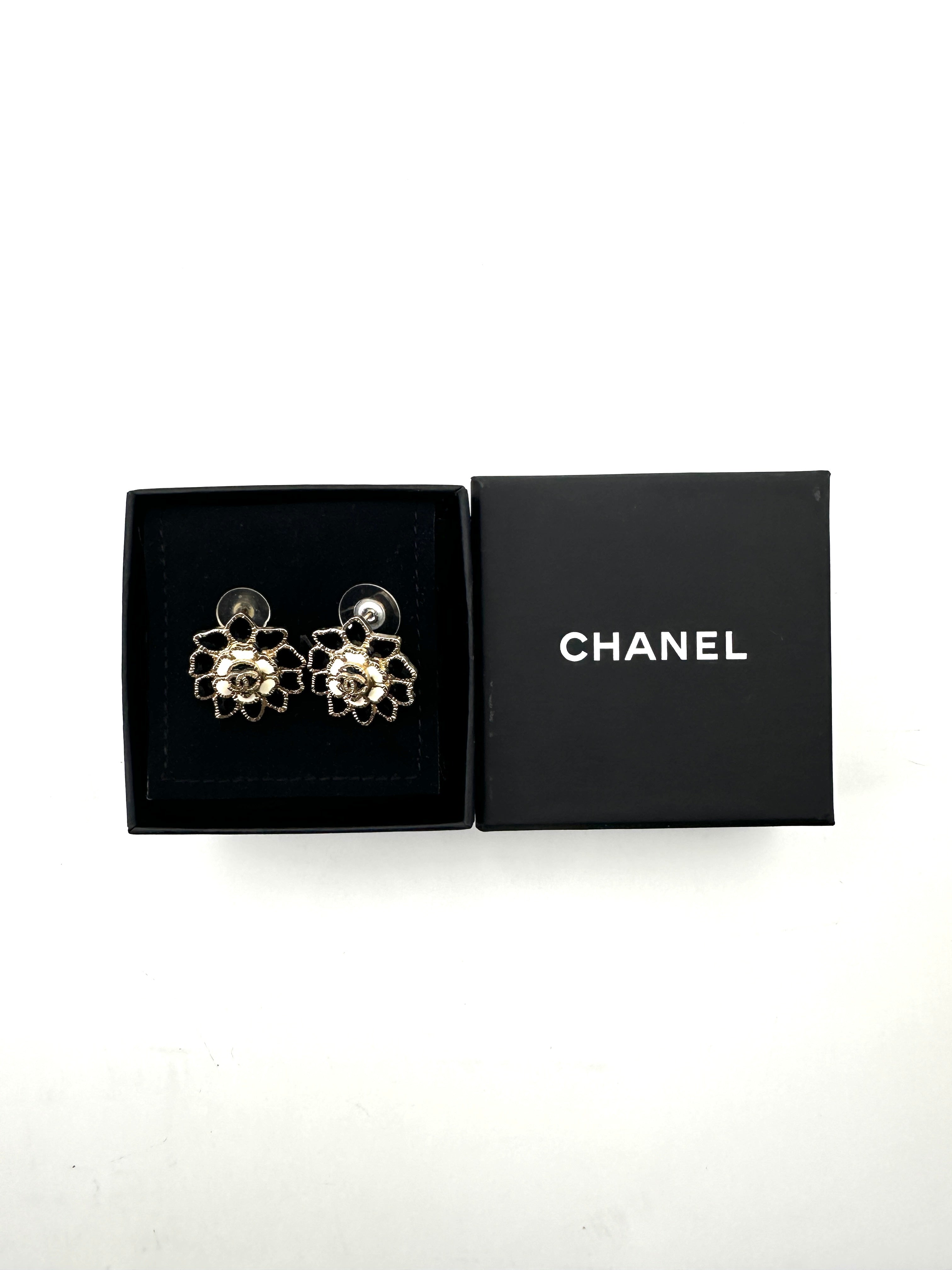 Chanel B15C Camellia Flower CC Logo Earrings CC1747