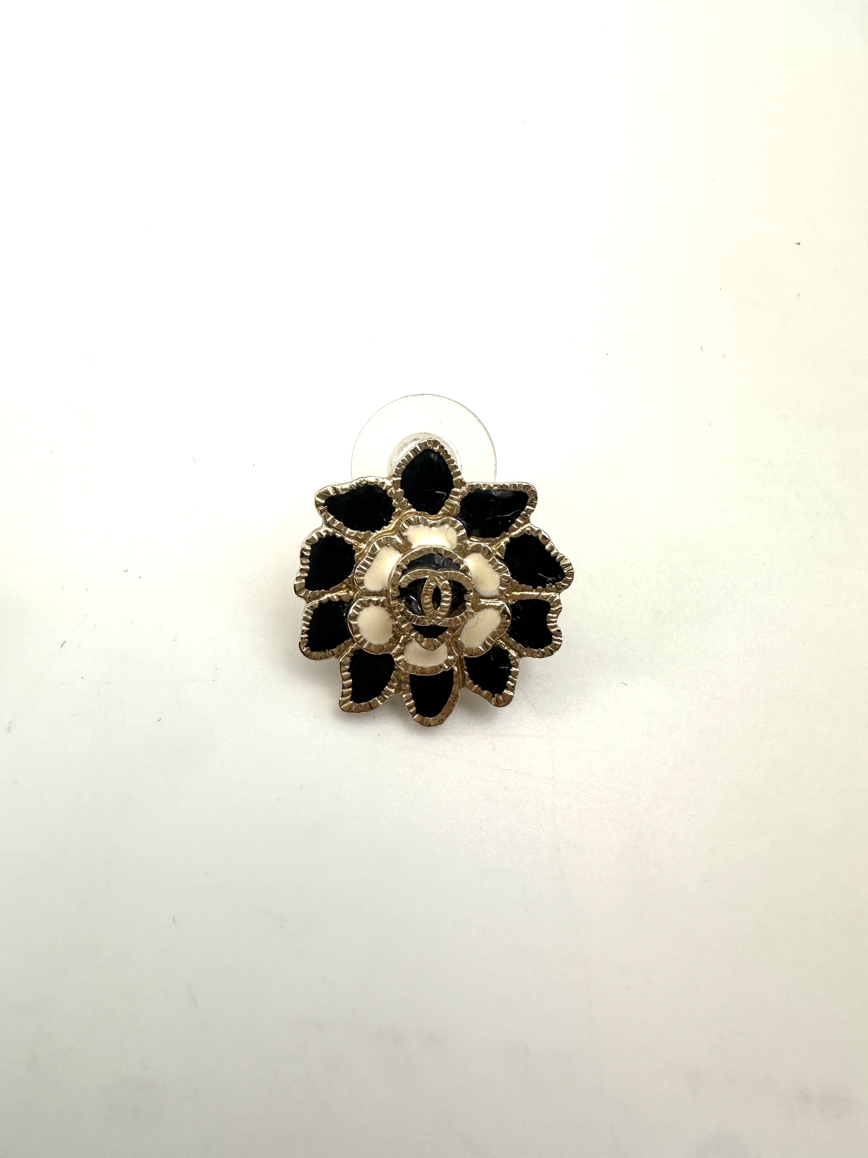 Chanel B15C Camellia Flower CC Logo Earrings CC1747