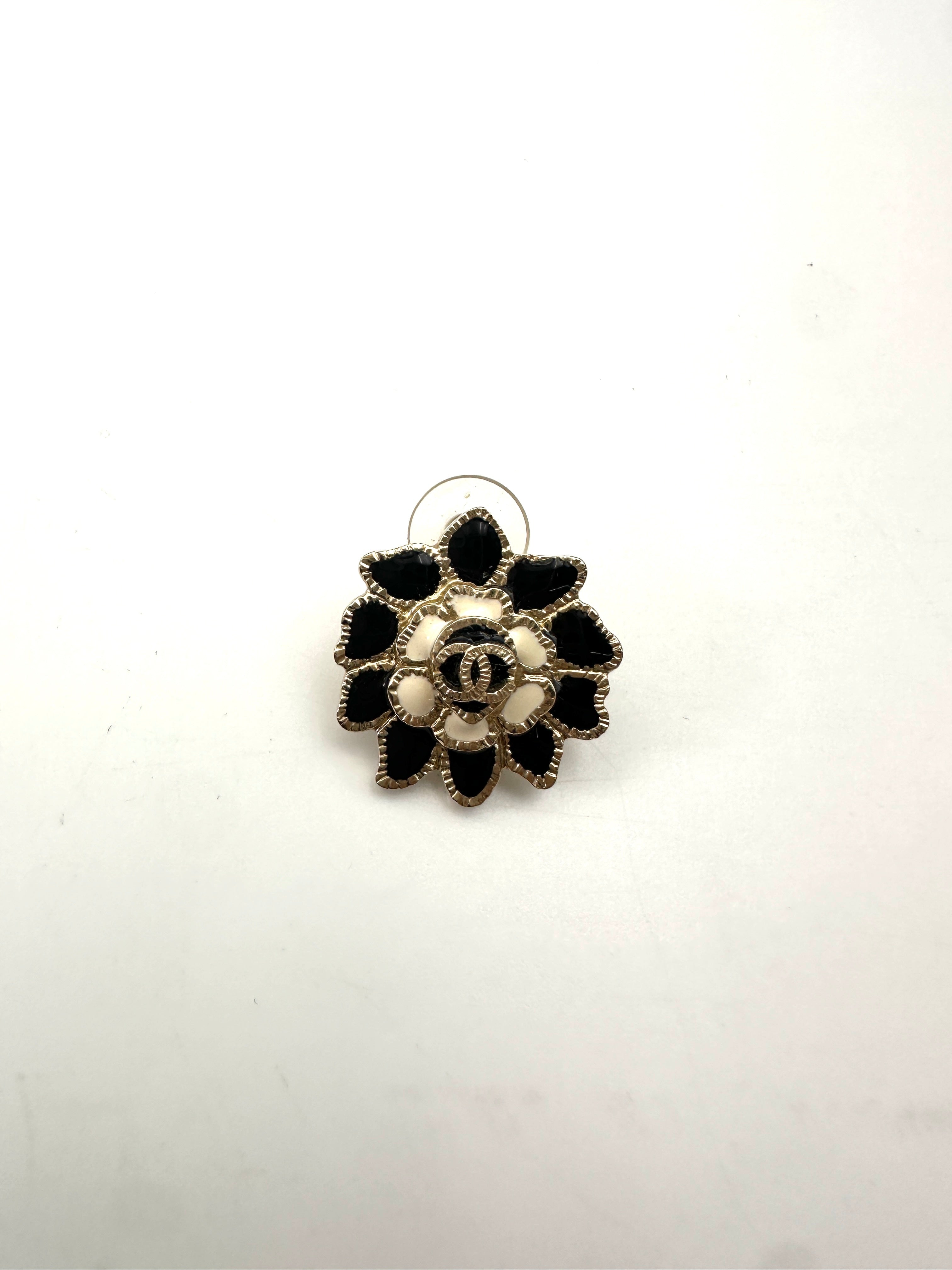 Chanel B15C Camellia Flower CC Logo Earrings CC1747