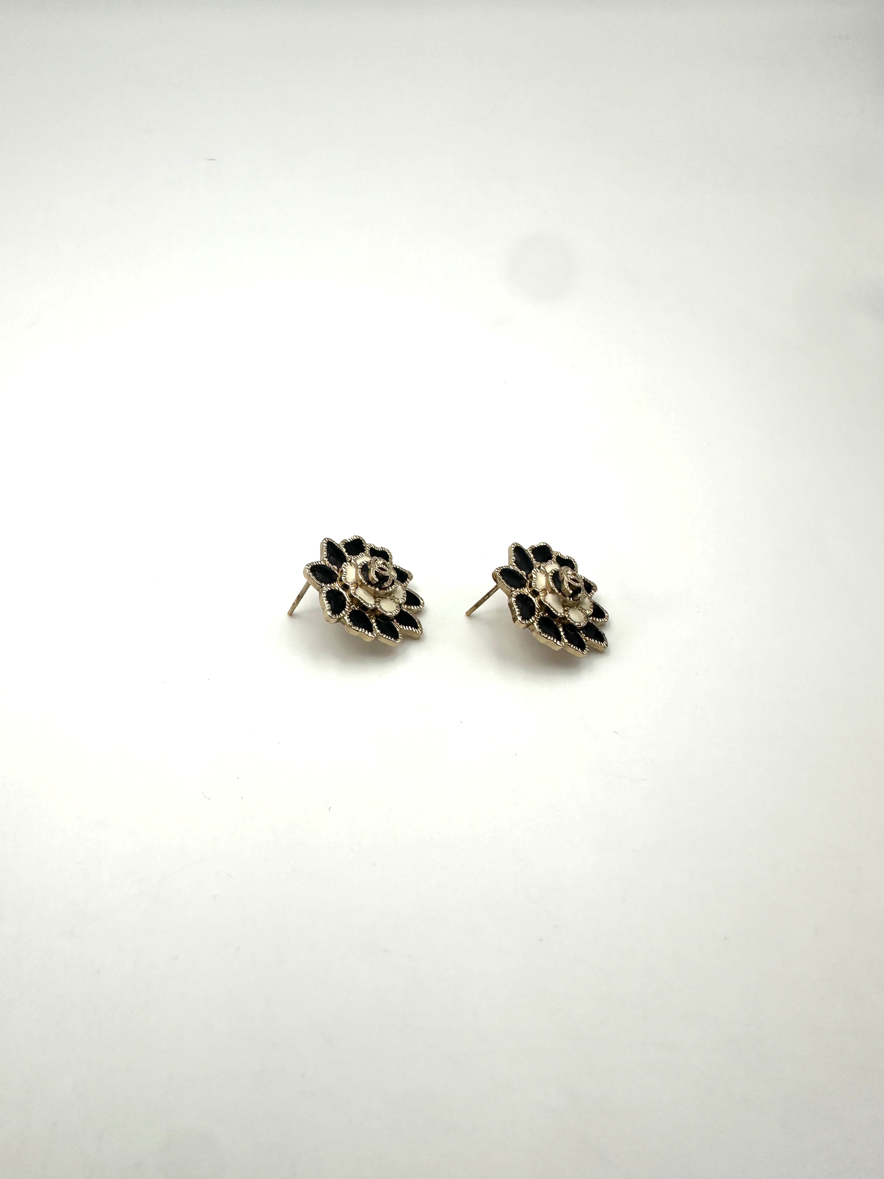 Chanel B15C Camellia Flower CC Logo Earrings CC1747
