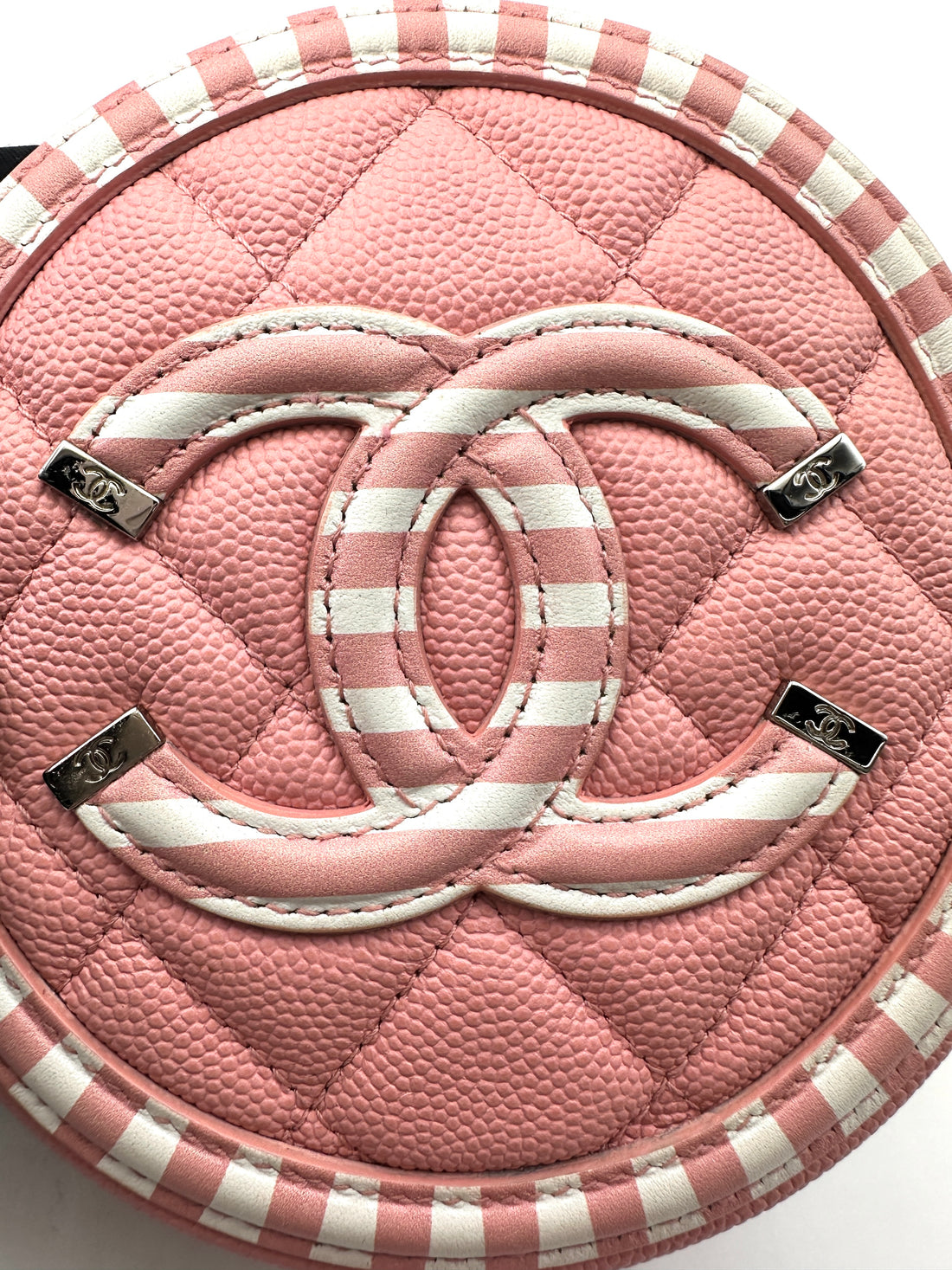Chanel CC Filigree Pink/White Quilted Leather Round Clutch With Chain(27***92) CC1749