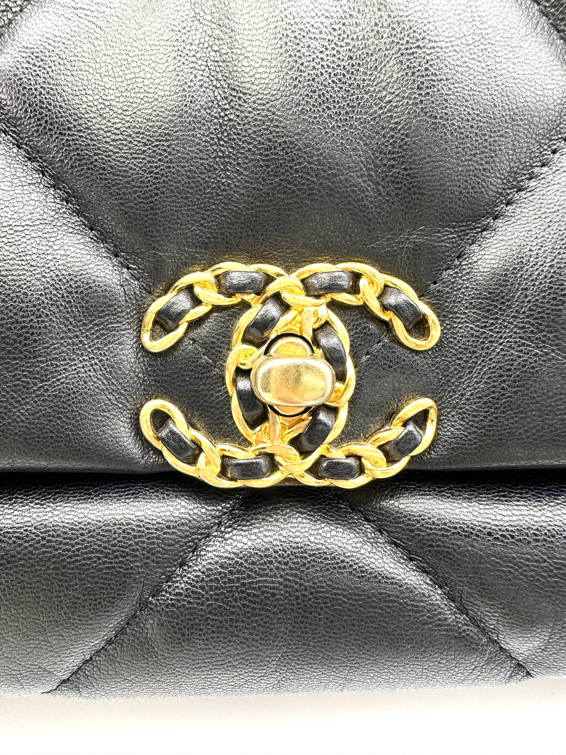 Chanel 19Bag Black Quilted Leather Flap Bag With Gold Hardware(30***19) CC1752