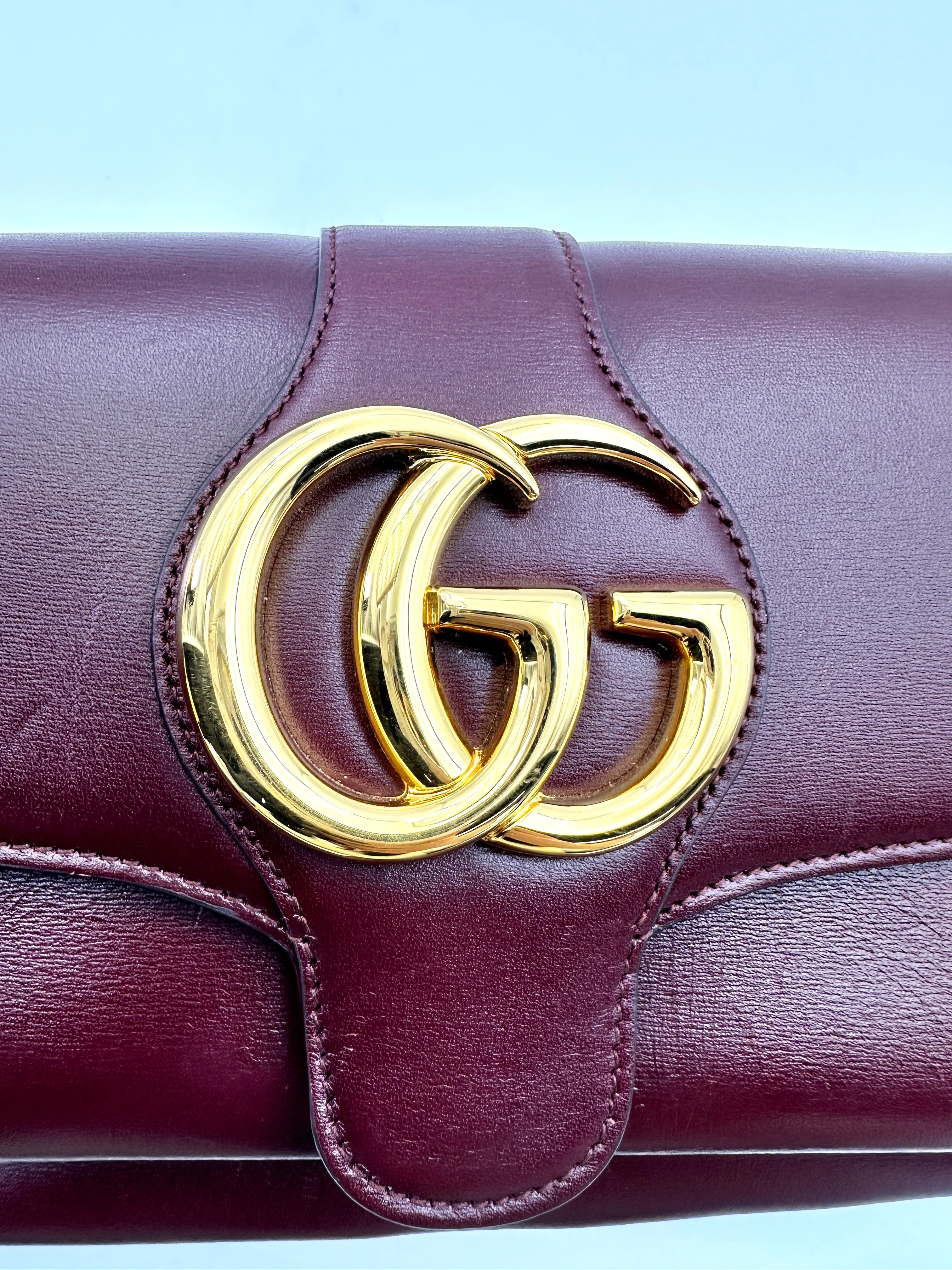 Gucci Arli Burgundy Leather Shoulder Bag With Gold Hardware GG840