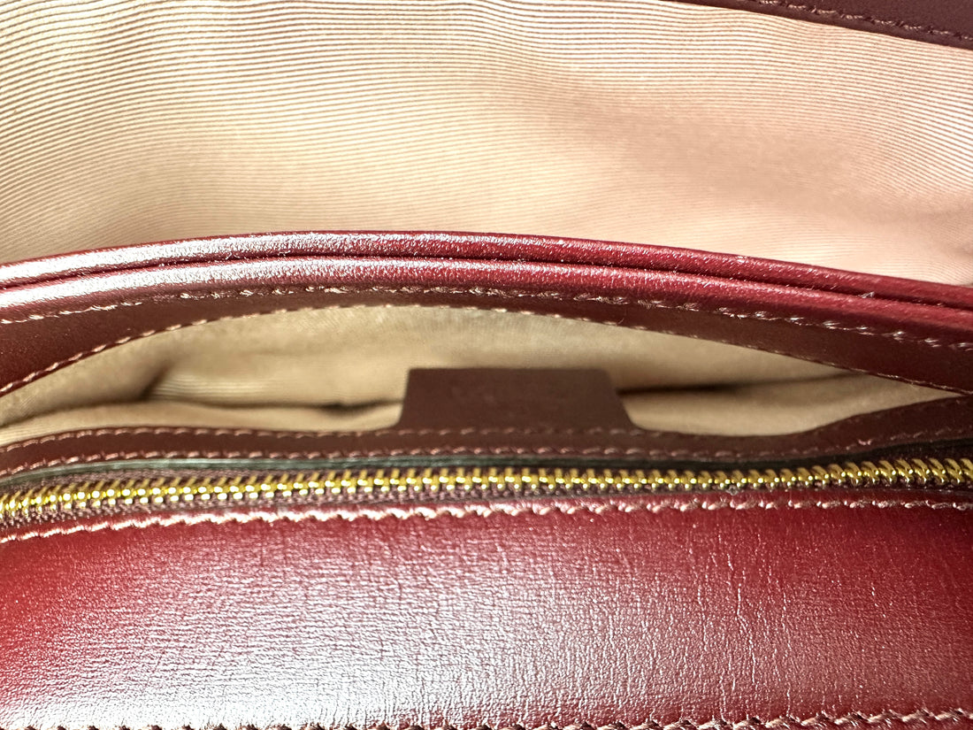 Gucci Arli Burgundy Leather Shoulder Bag With Gold Hardware GG840