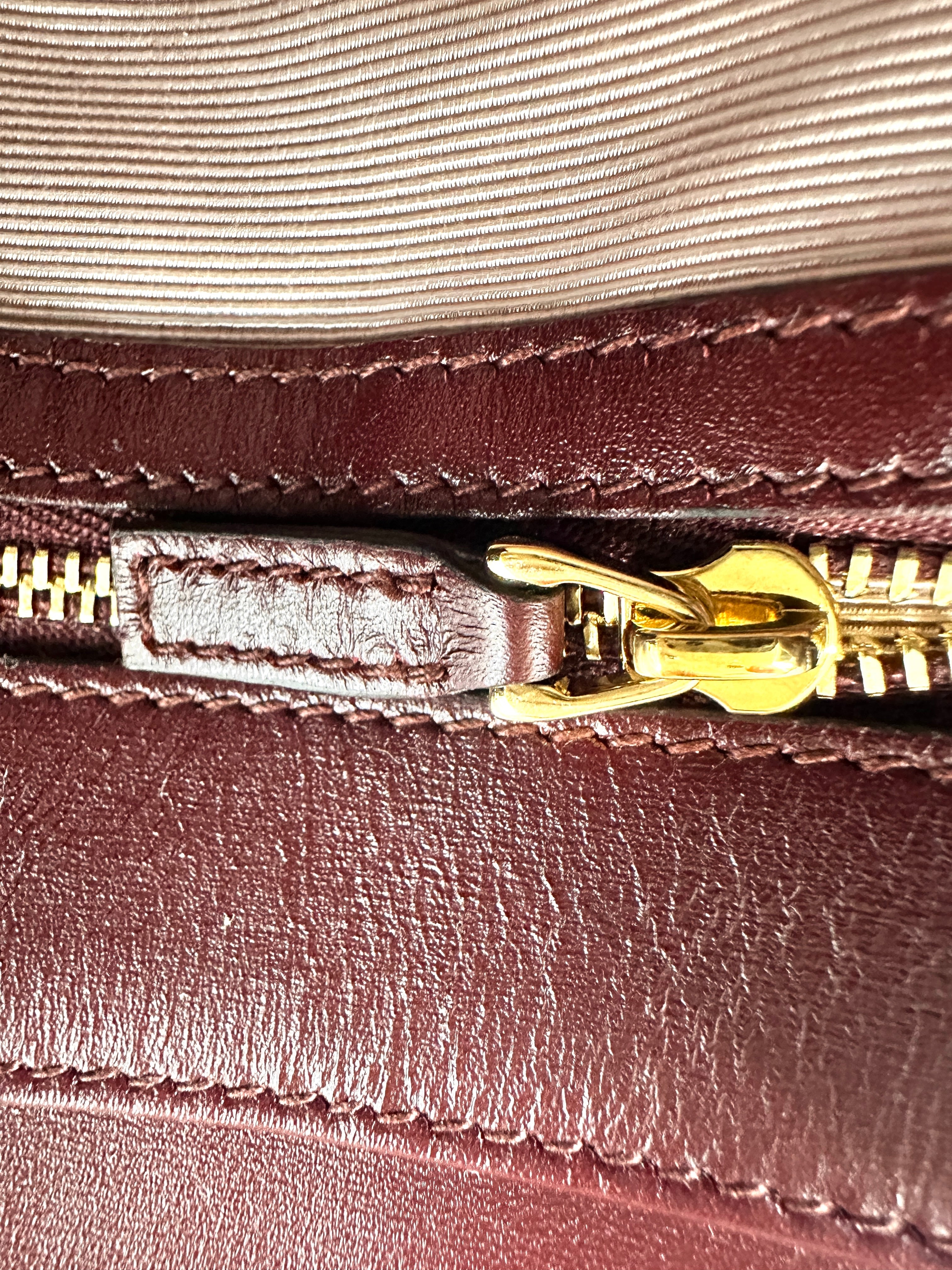 Gucci Arli Burgundy Leather Shoulder Bag With Gold Hardware GG840
