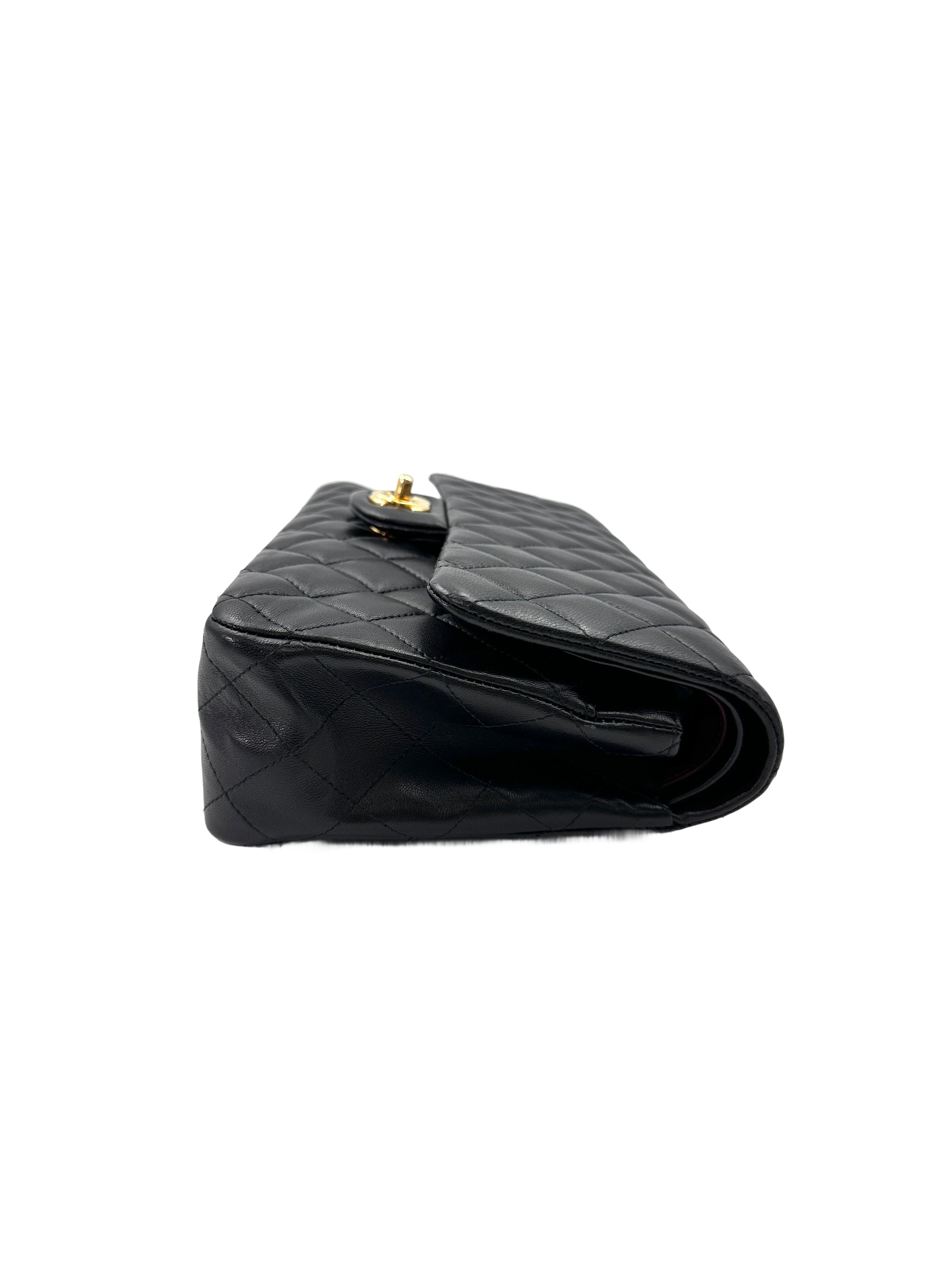 Chanel Classic Flap Black Quilted Lambskin Medium Size Shoulder Bag(25***88) CC1750