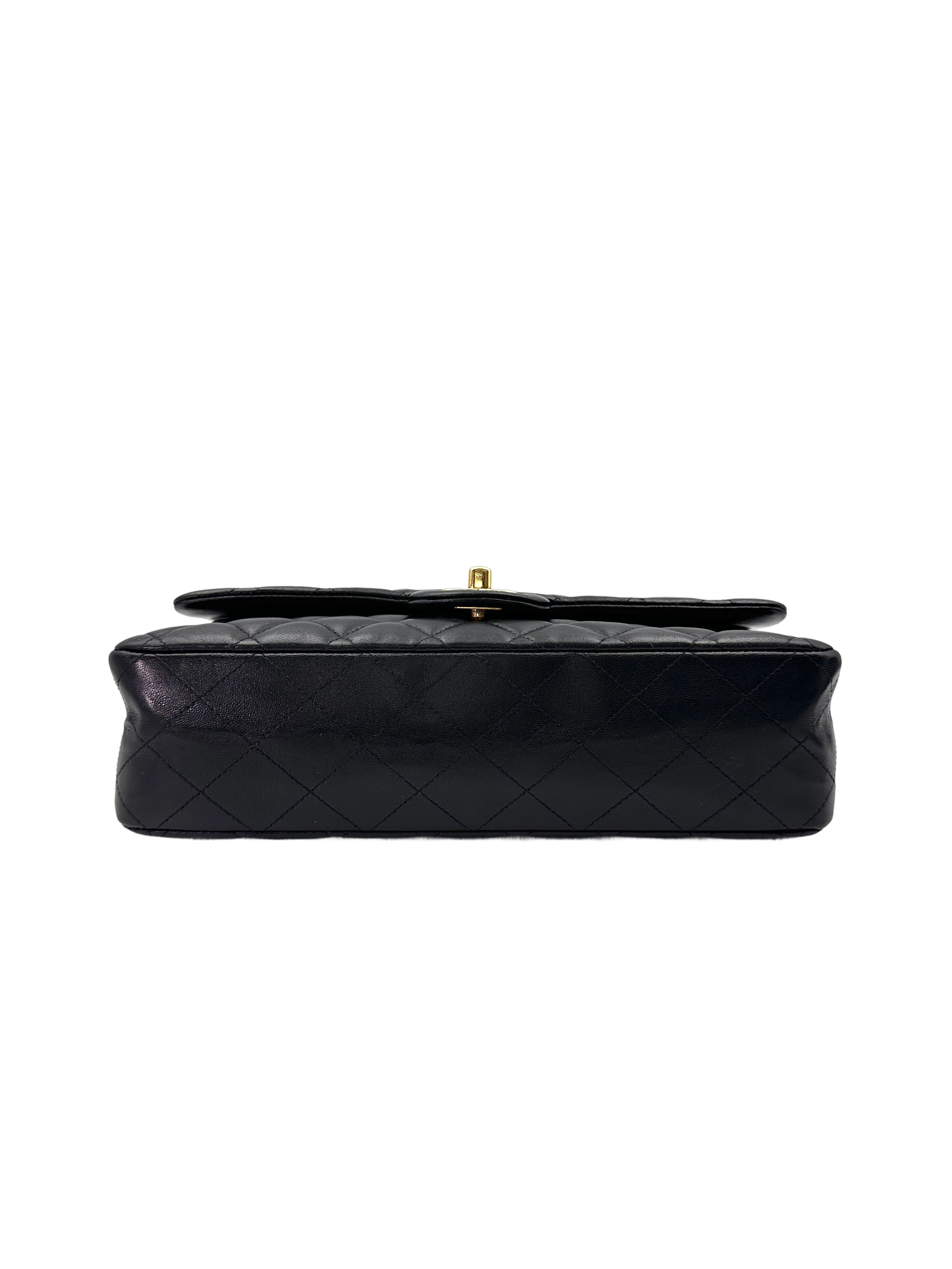 Chanel Classic Flap Black Quilted Lambskin Medium Size Shoulder Bag(25***88) CC1750