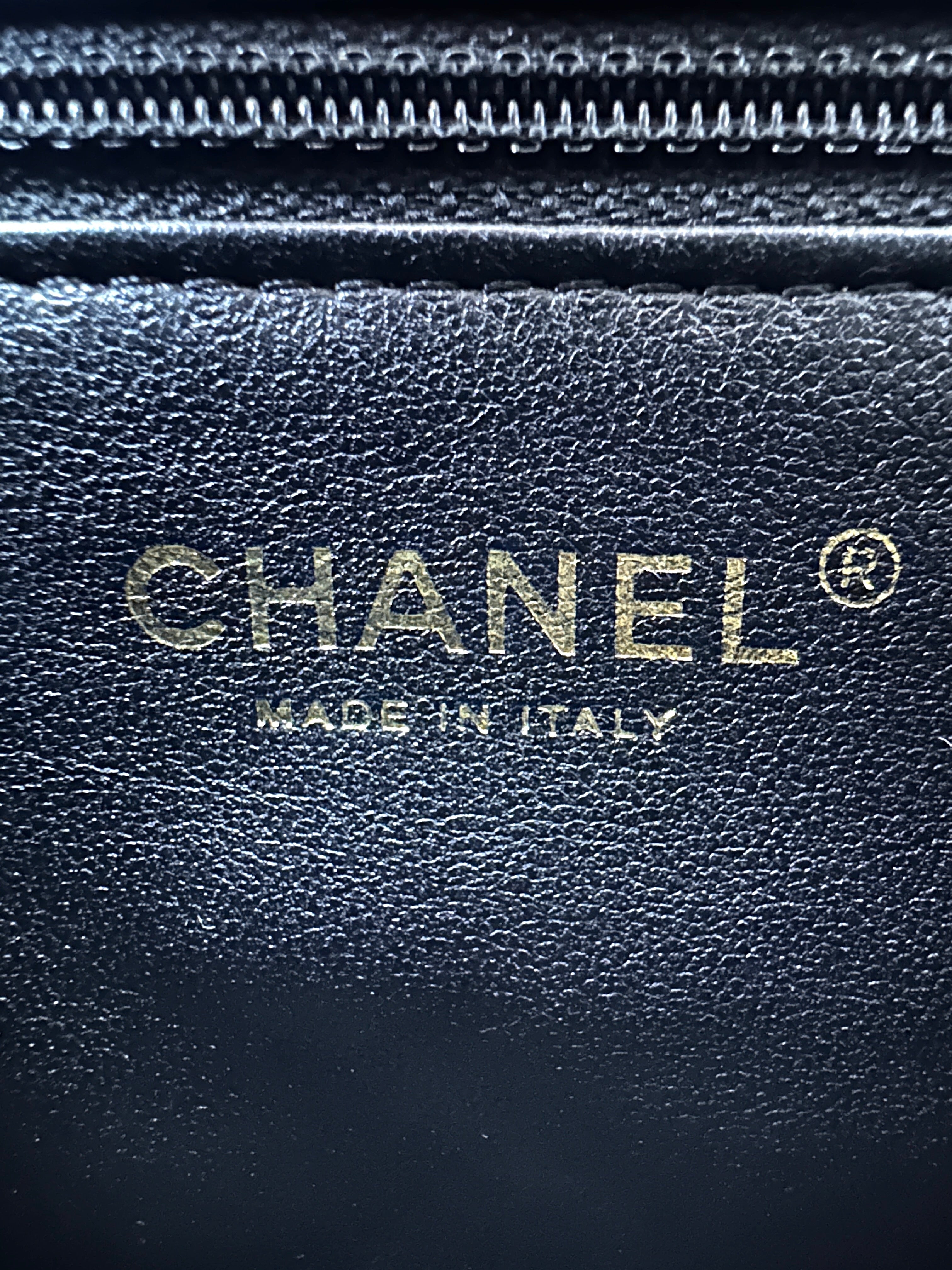 Chanel 22B Black Quilted Leather Mini Flap Bag With Heart Gold Ball Charm(XA****7A) CC1751