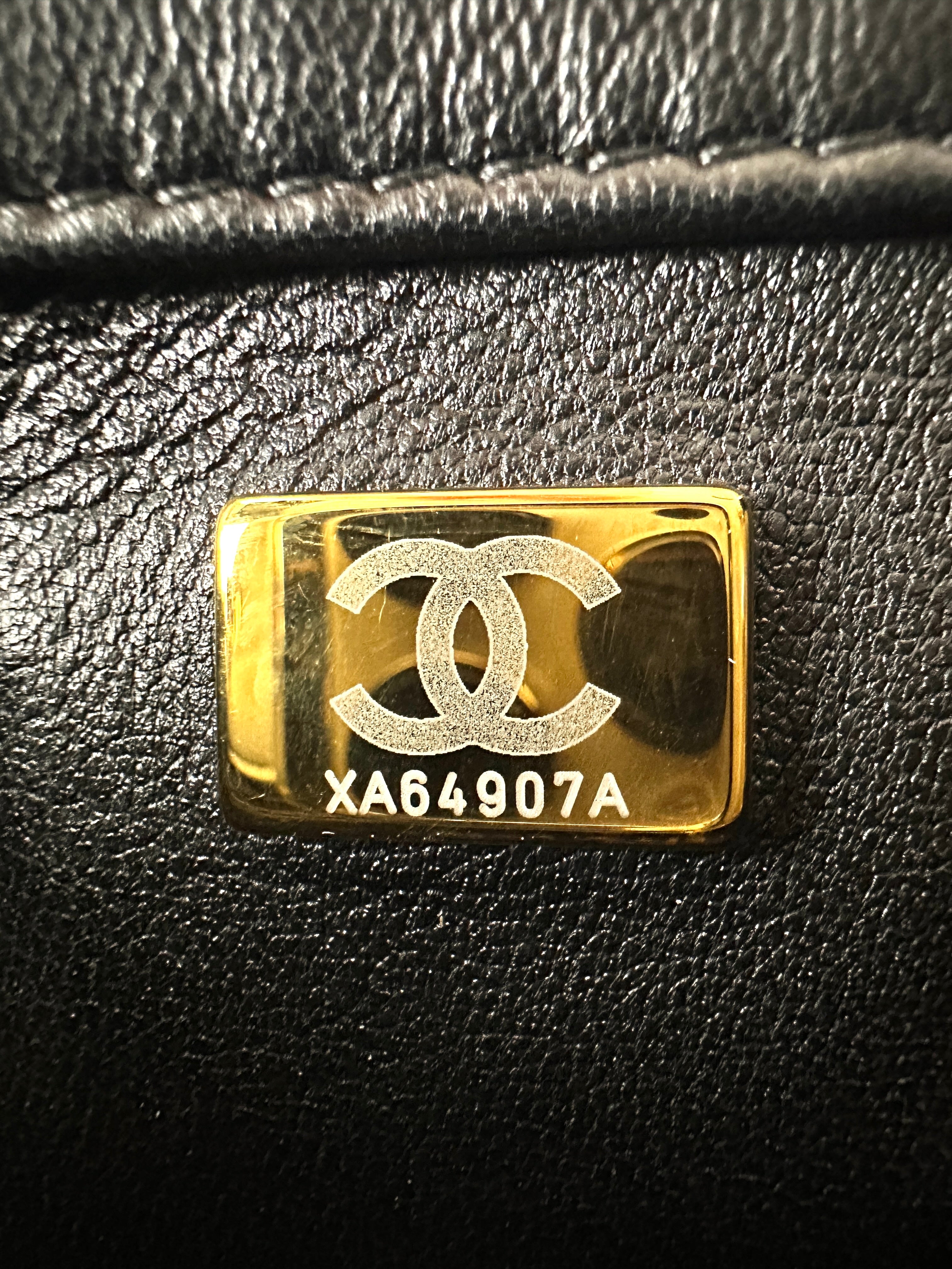 Chanel 22B Black Quilted Leather Mini Flap Bag With Heart Gold Ball Charm(XA****7A) CC1751