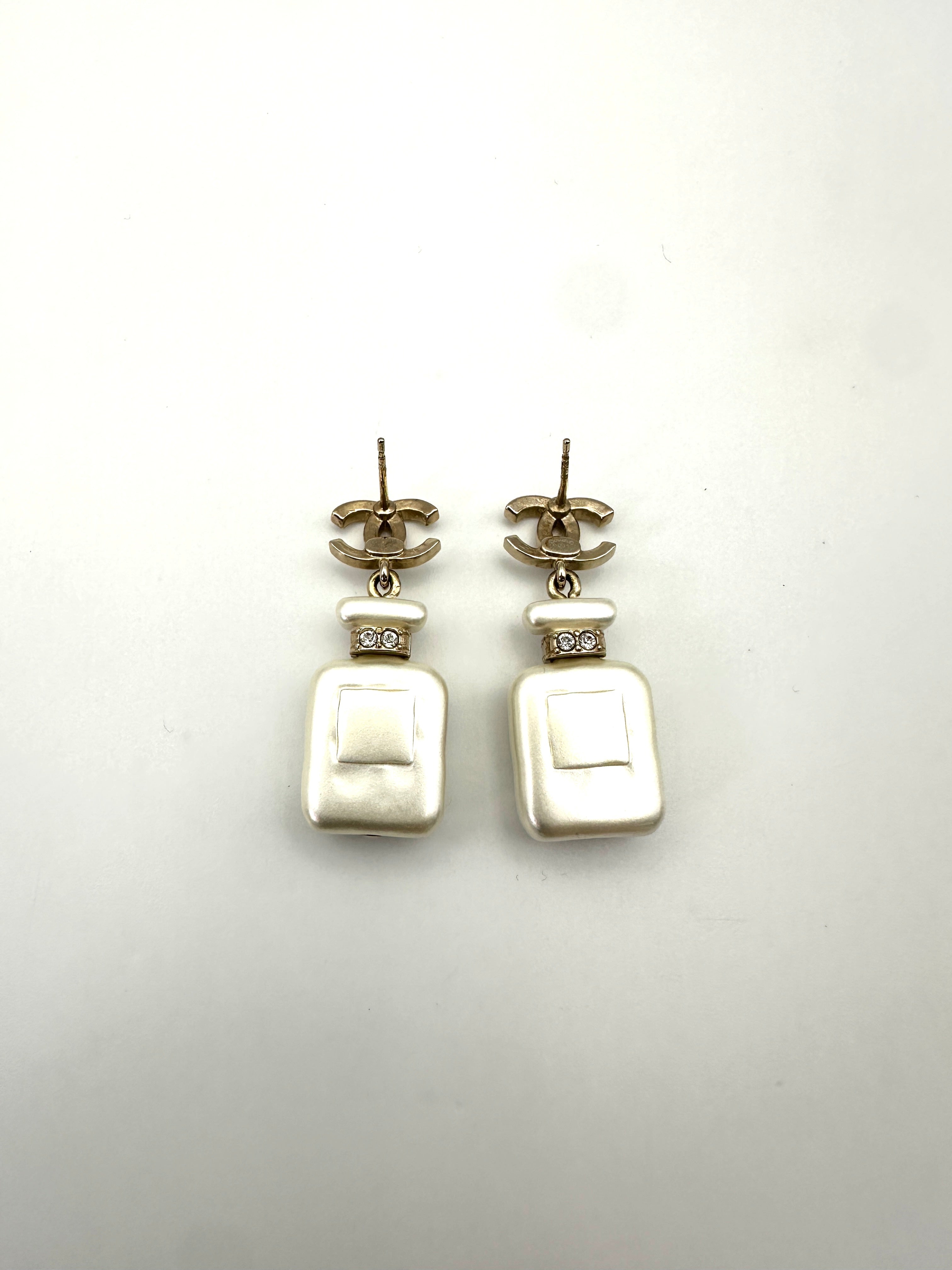Chanel 22S Crystal CC Logo White No.5 Perfume Bottle Drop Earrings CC1755