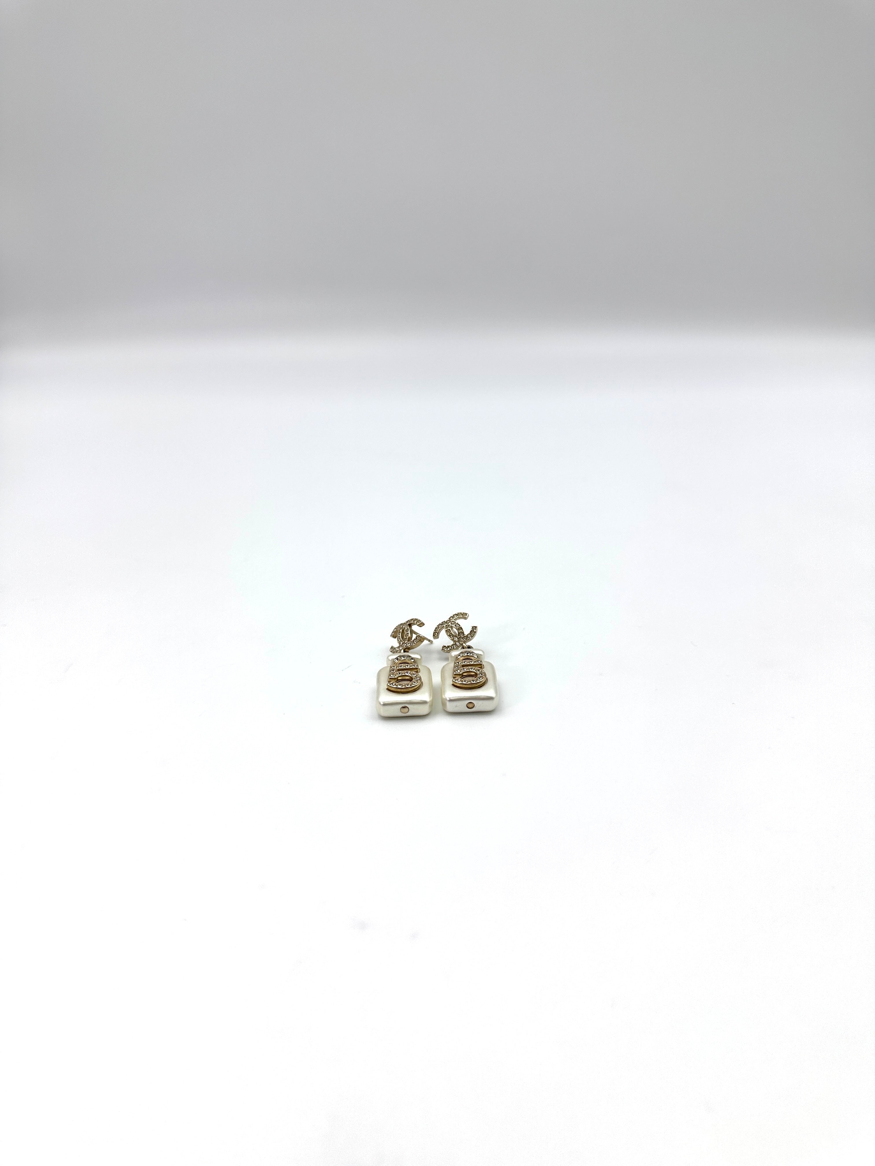 Chanel 22S Crystal CC Logo White No.5 Perfume Bottle Drop Earrings CC1755