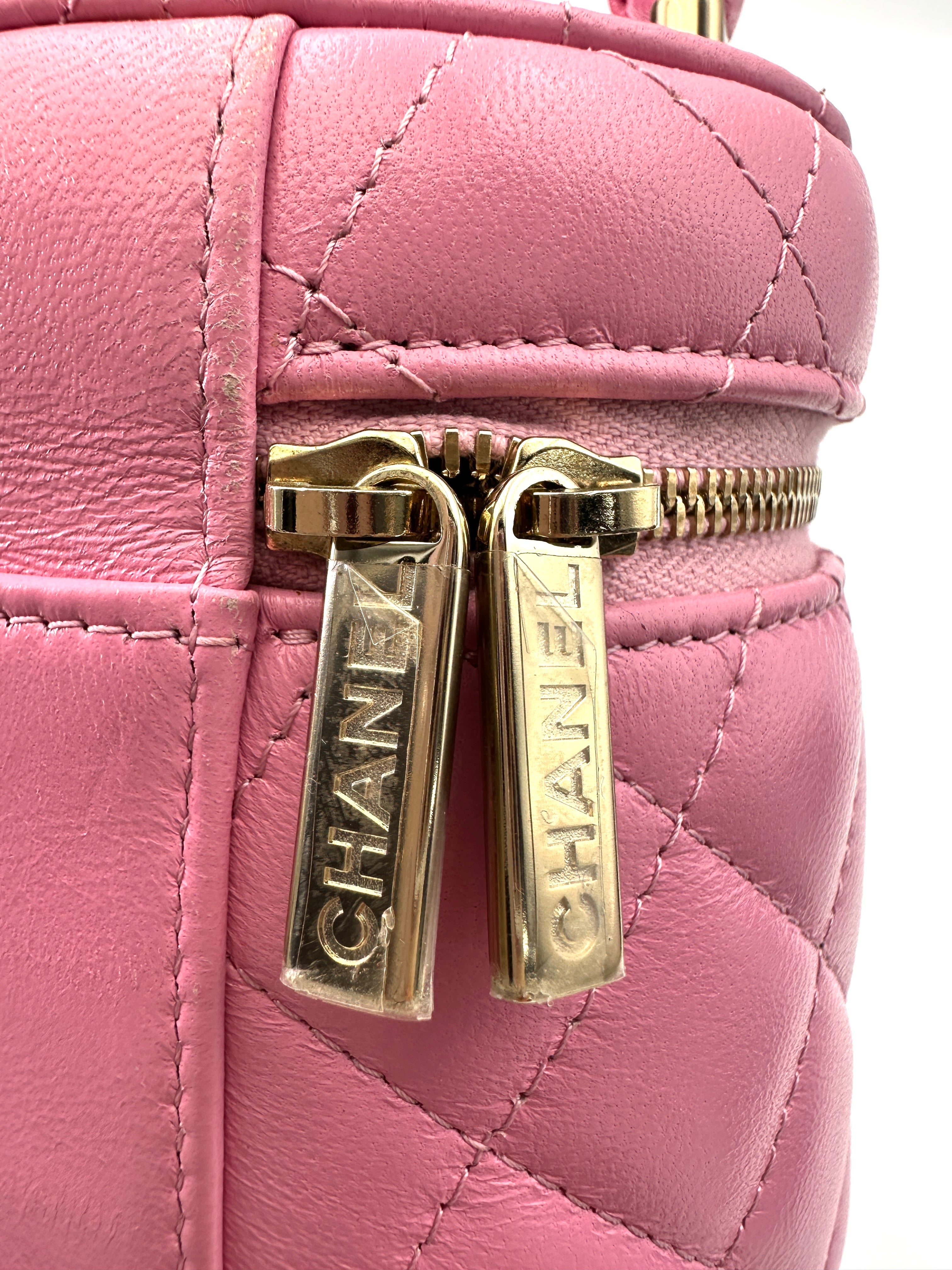 Chanel 22S Pink Quilted Leather Ruched Handle Vanity Case(32***81) CC1757