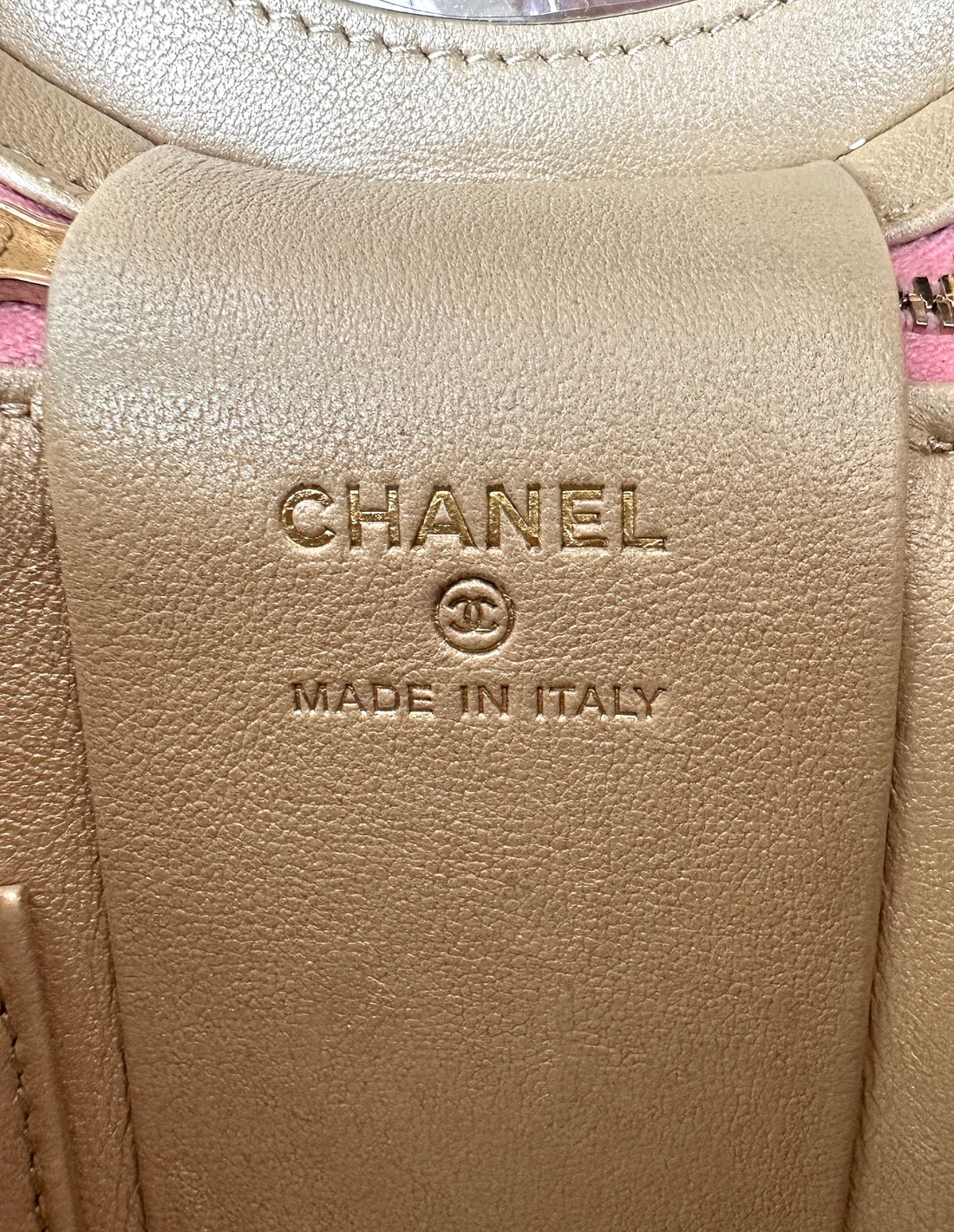 Chanel 22S Pink Quilted Leather Ruched Handle Vanity Case(32***81) CC1757