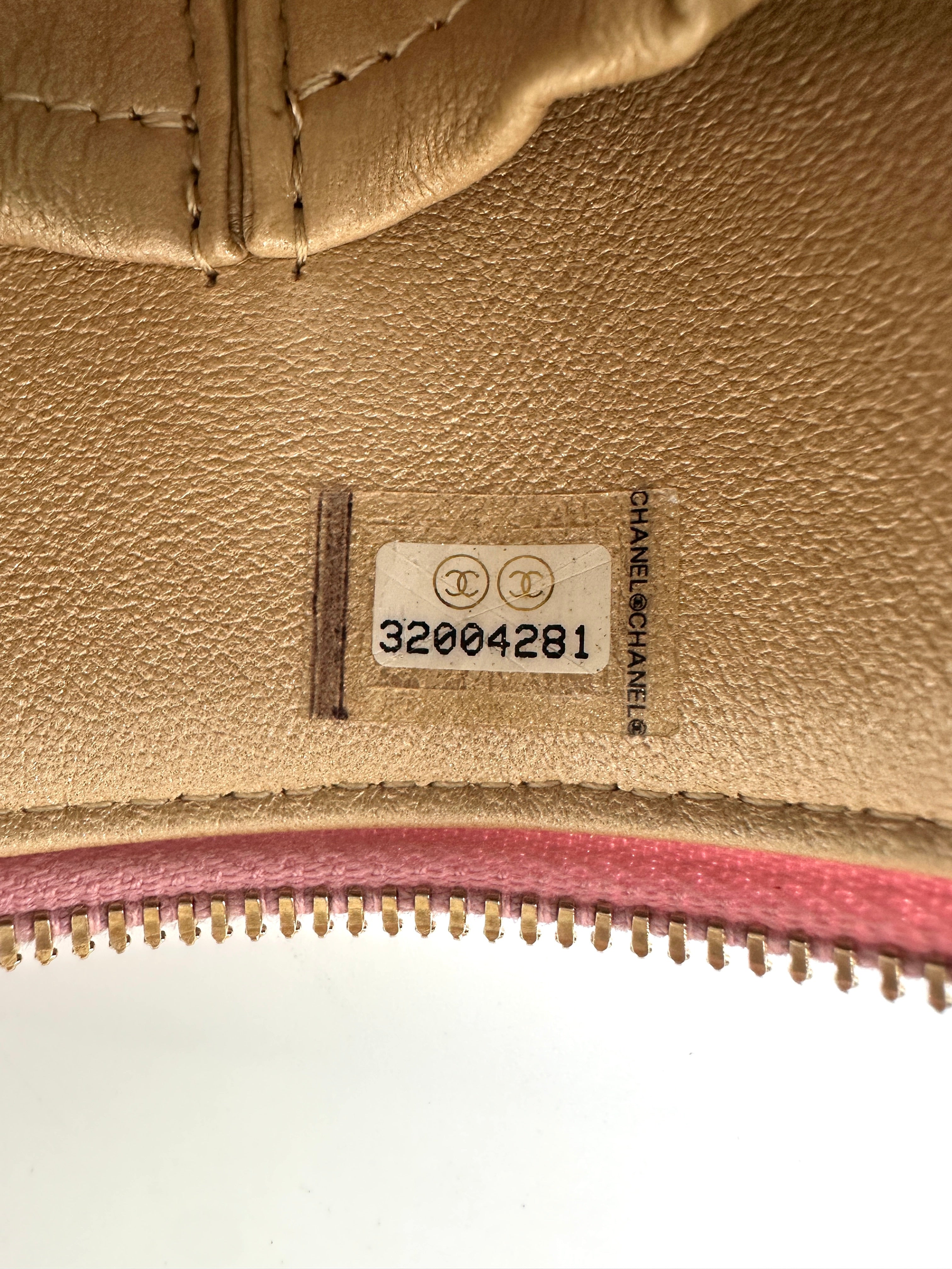 Chanel 22S Pink Quilted Leather Ruched Handle Vanity Case(32***81) CC1757