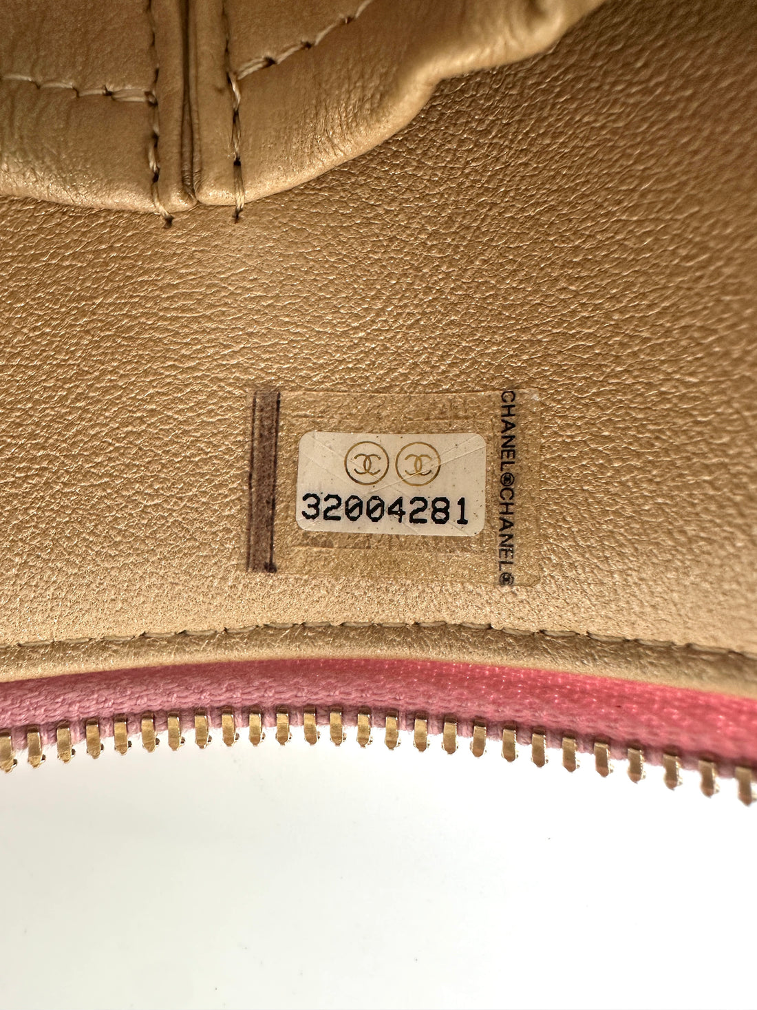 Chanel 22S Pink Quilted Leather Ruched Handle Vanity Case(32***81) CC1757