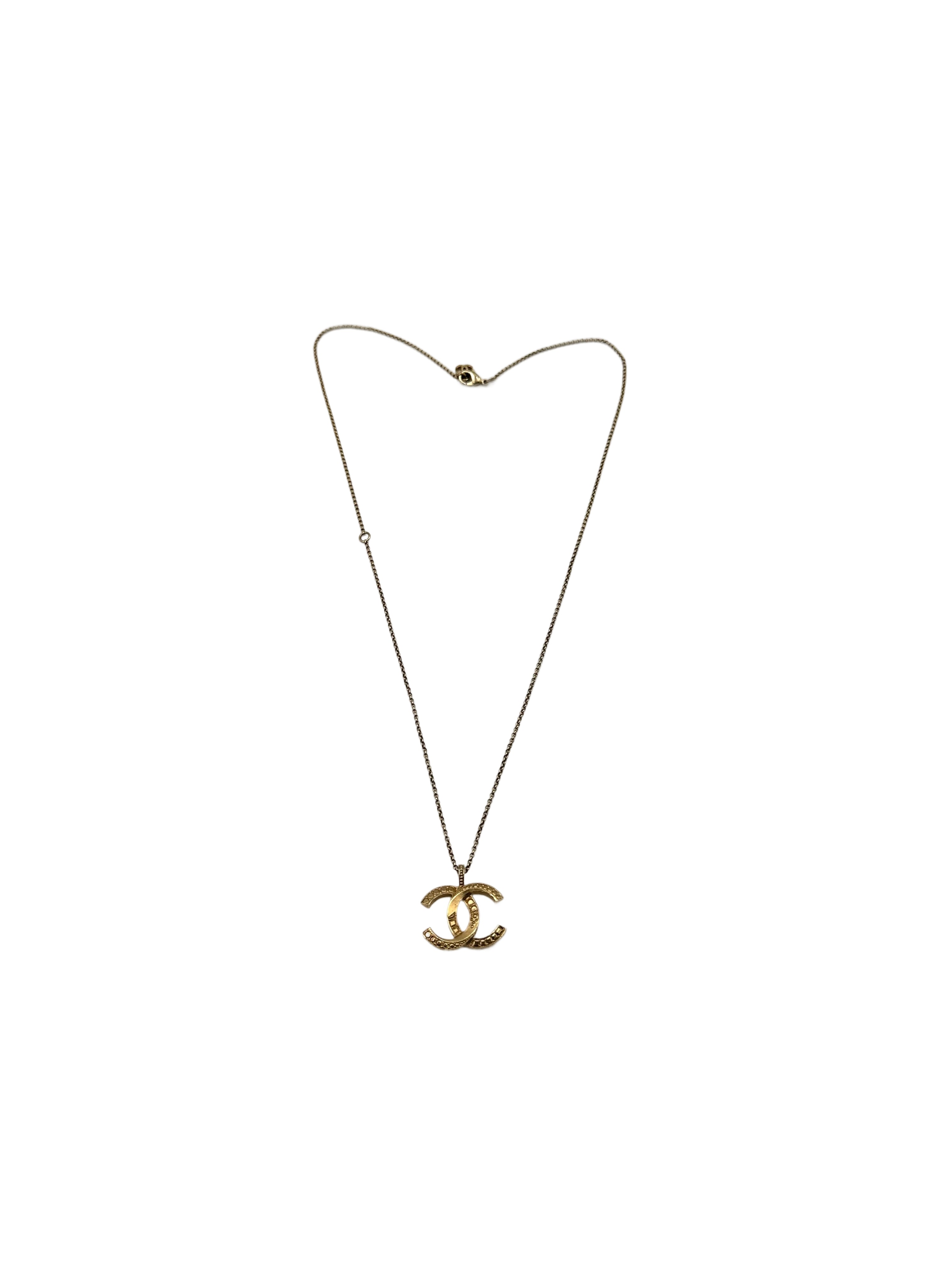 Chanel Gold Chain Crystal CC Logo Pendant Necklace Metal Strass CC1759