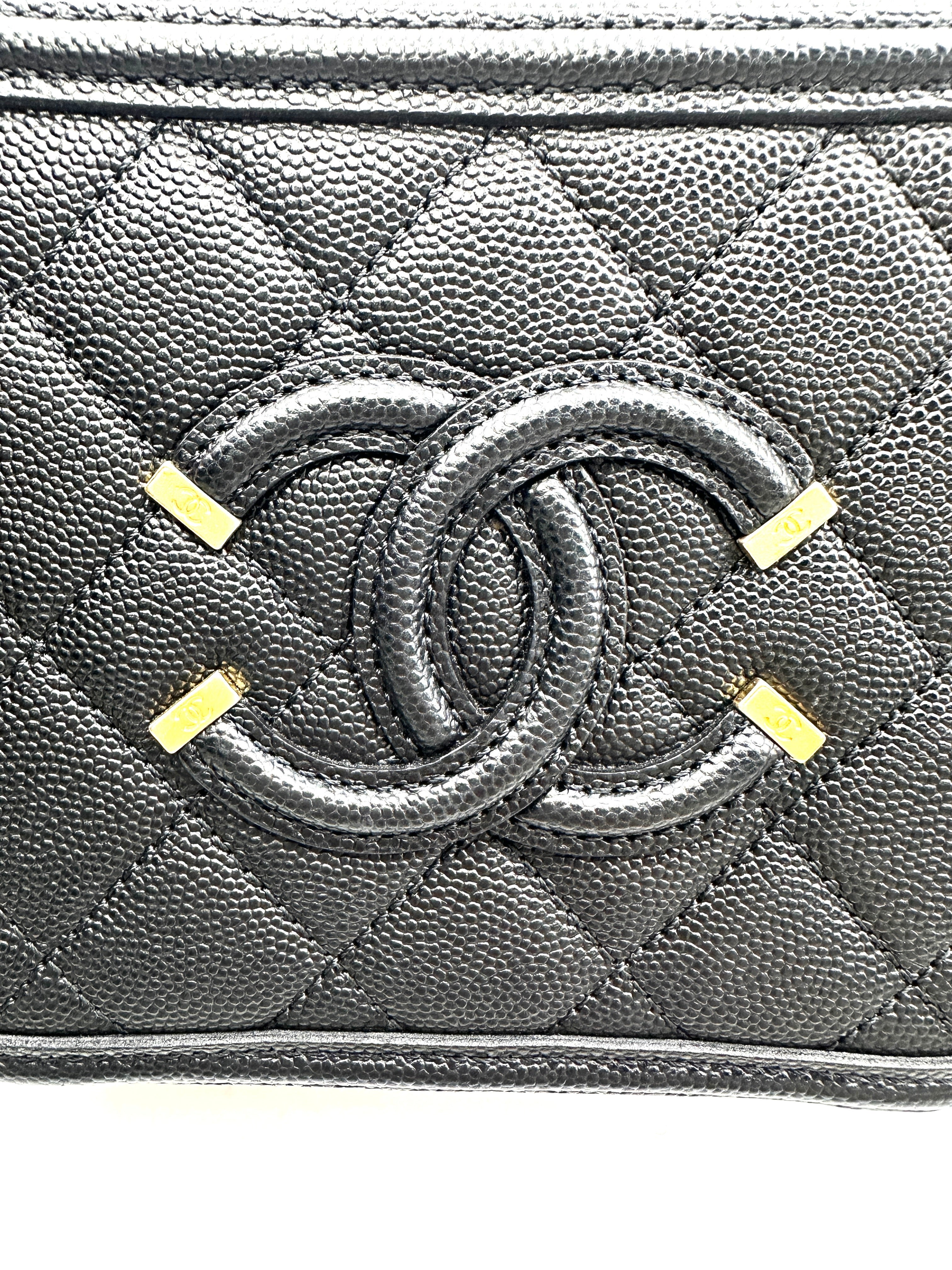 Chanel CC Filigree Navy Quilted Leather Vanity Case(28***49) CC1761