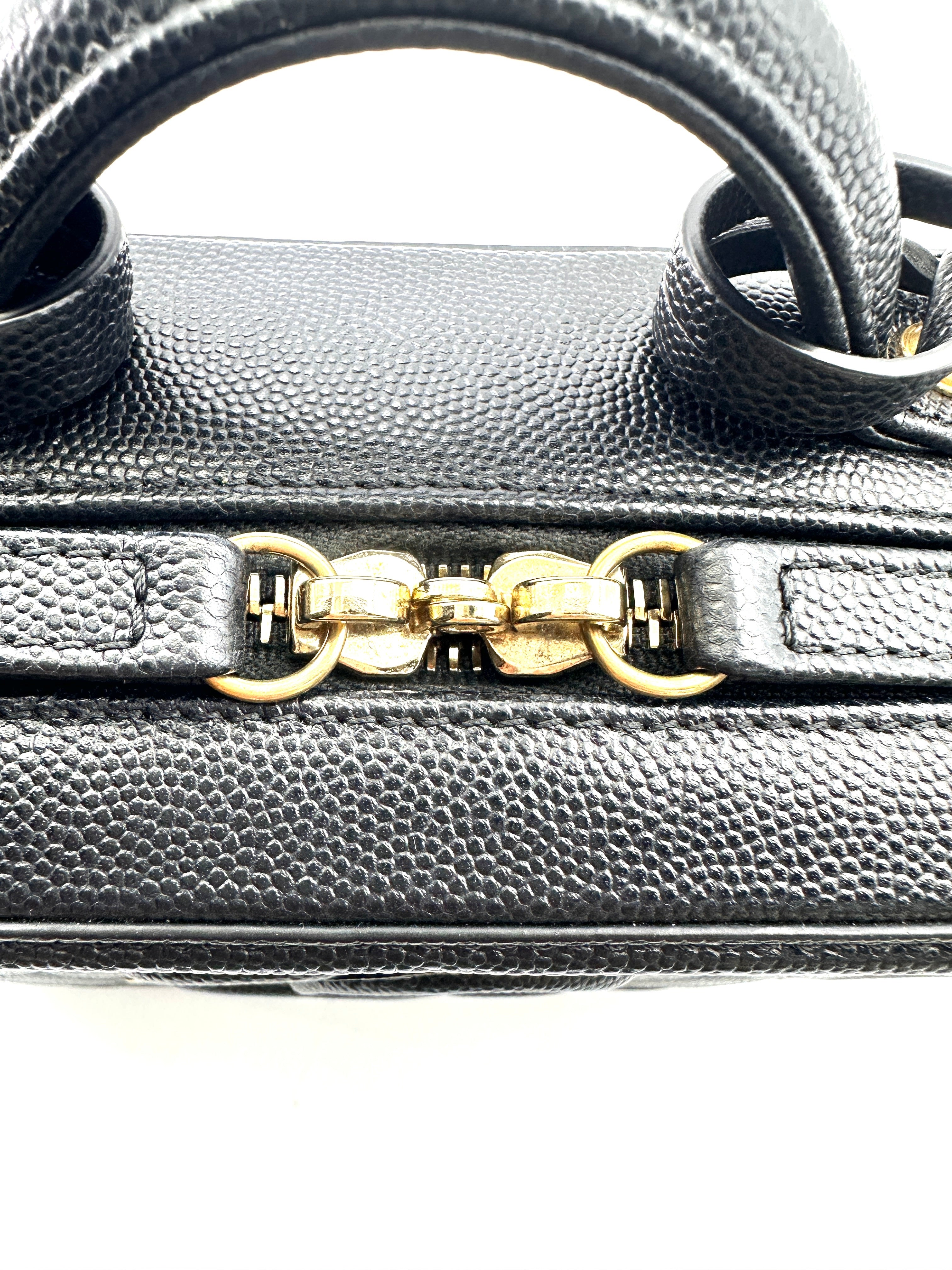 Chanel CC Filigree Navy Quilted Leather Vanity Case(28***49) CC1761