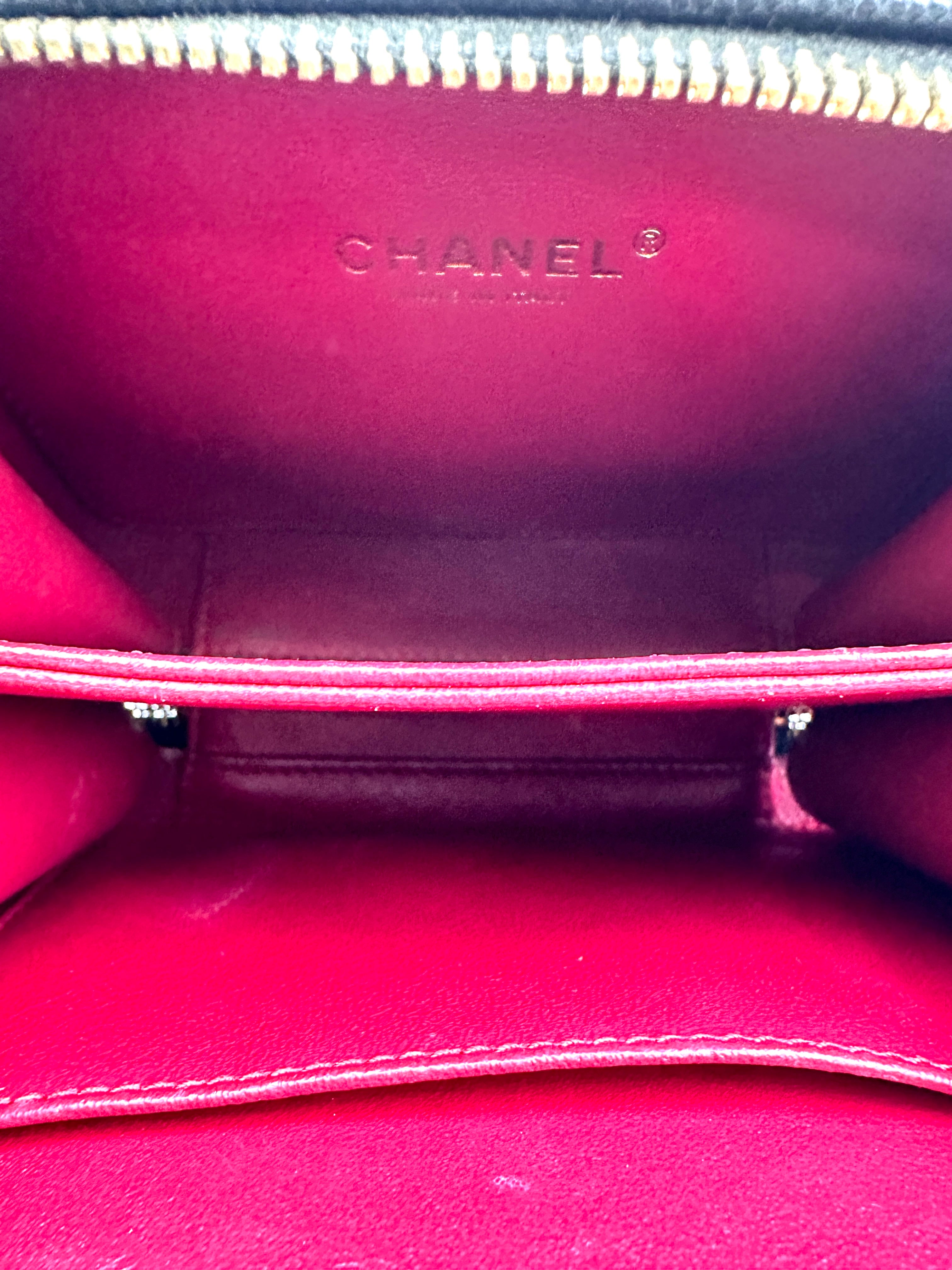 Chanel CC Filigree Navy Quilted Leather Vanity Case(28***49) CC1761