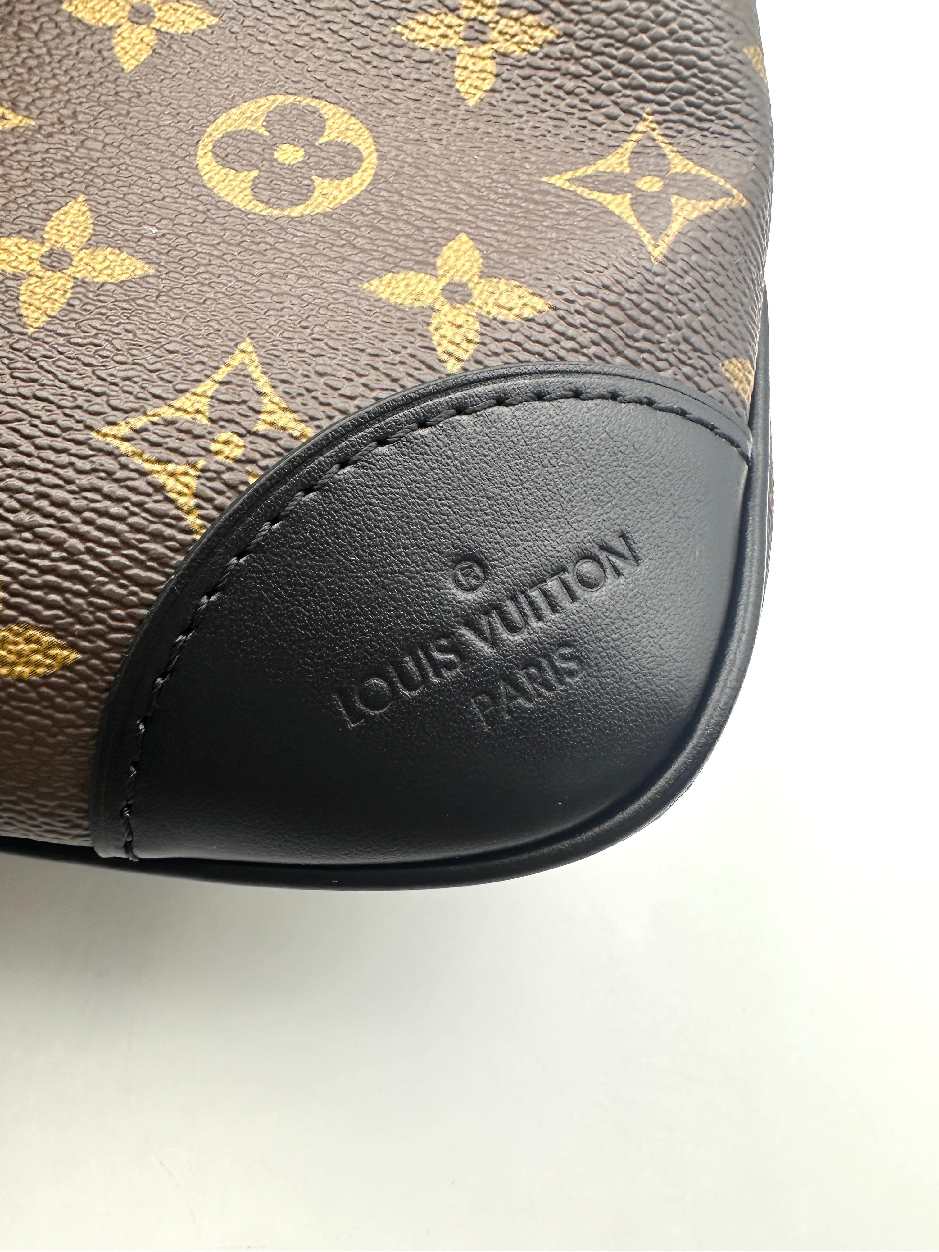 Louis Vuitton Bunlogne Monogram Canvas Shoulder Bag With Black Cowhide Leather Trim LVF260420