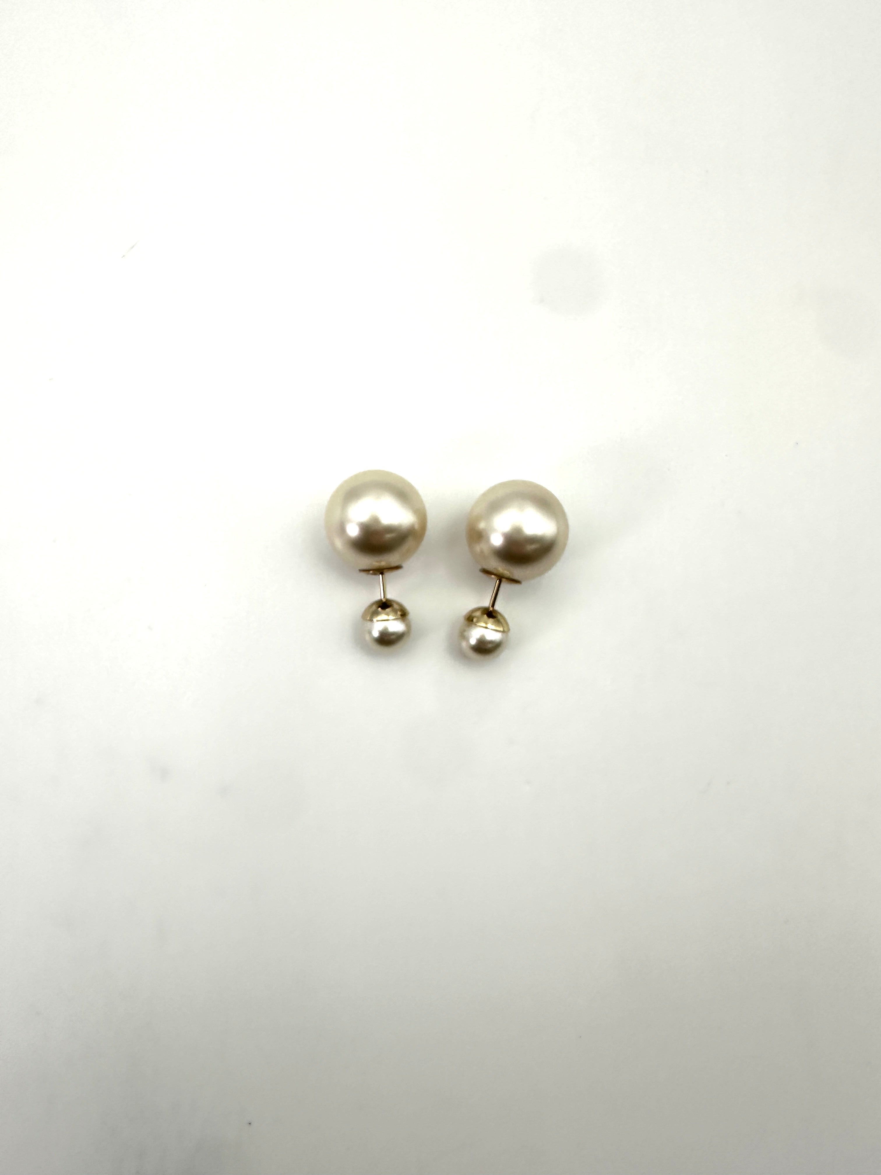 Dior Earrings With White Resin Pearls DOJE14