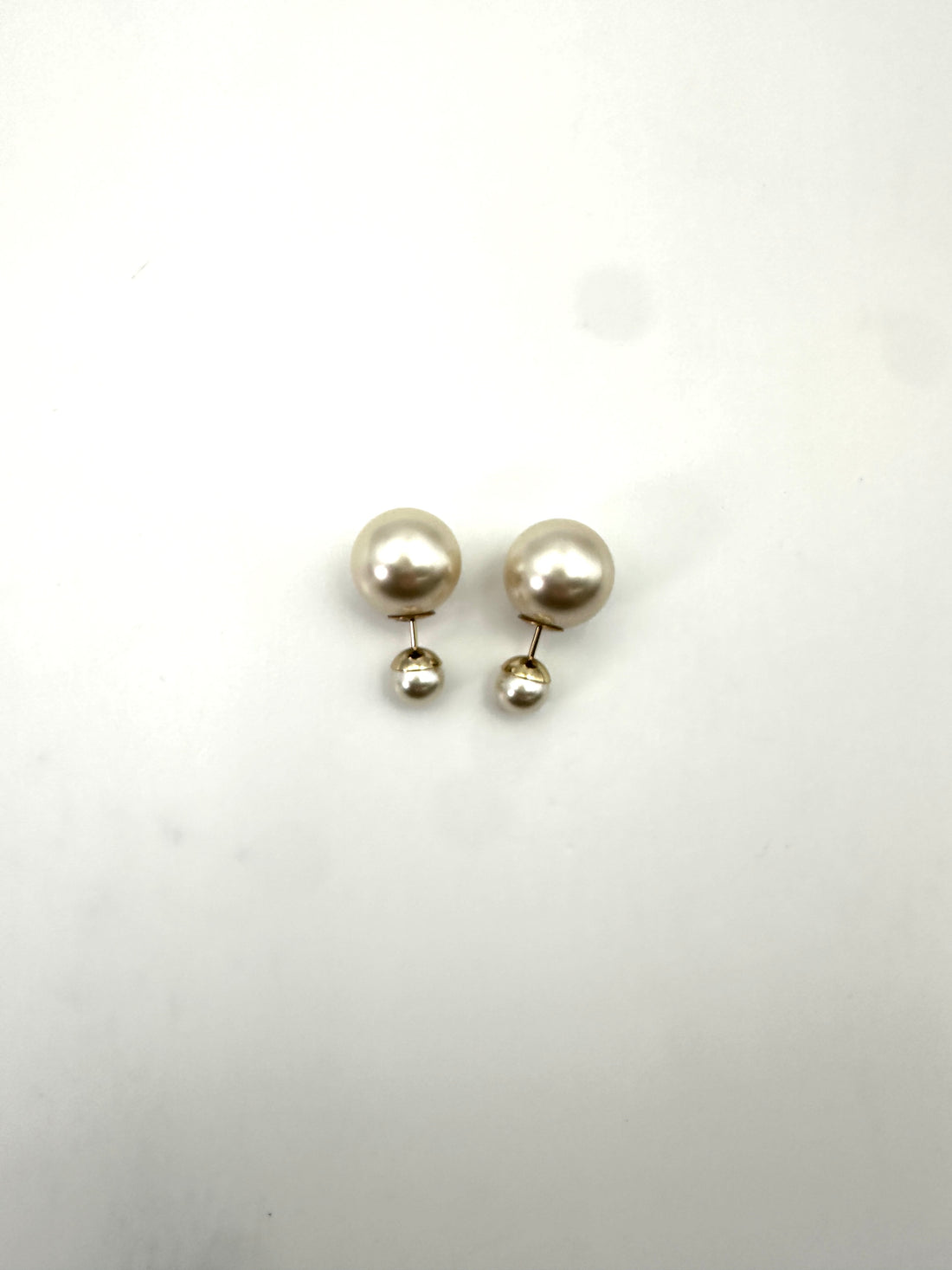 Dior Earrings With White Resin Pearls DOJE14
