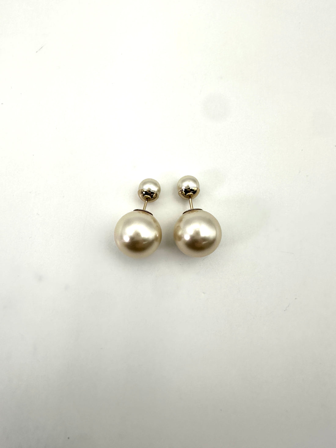 Dior Earrings With White Resin Pearls DOJE14