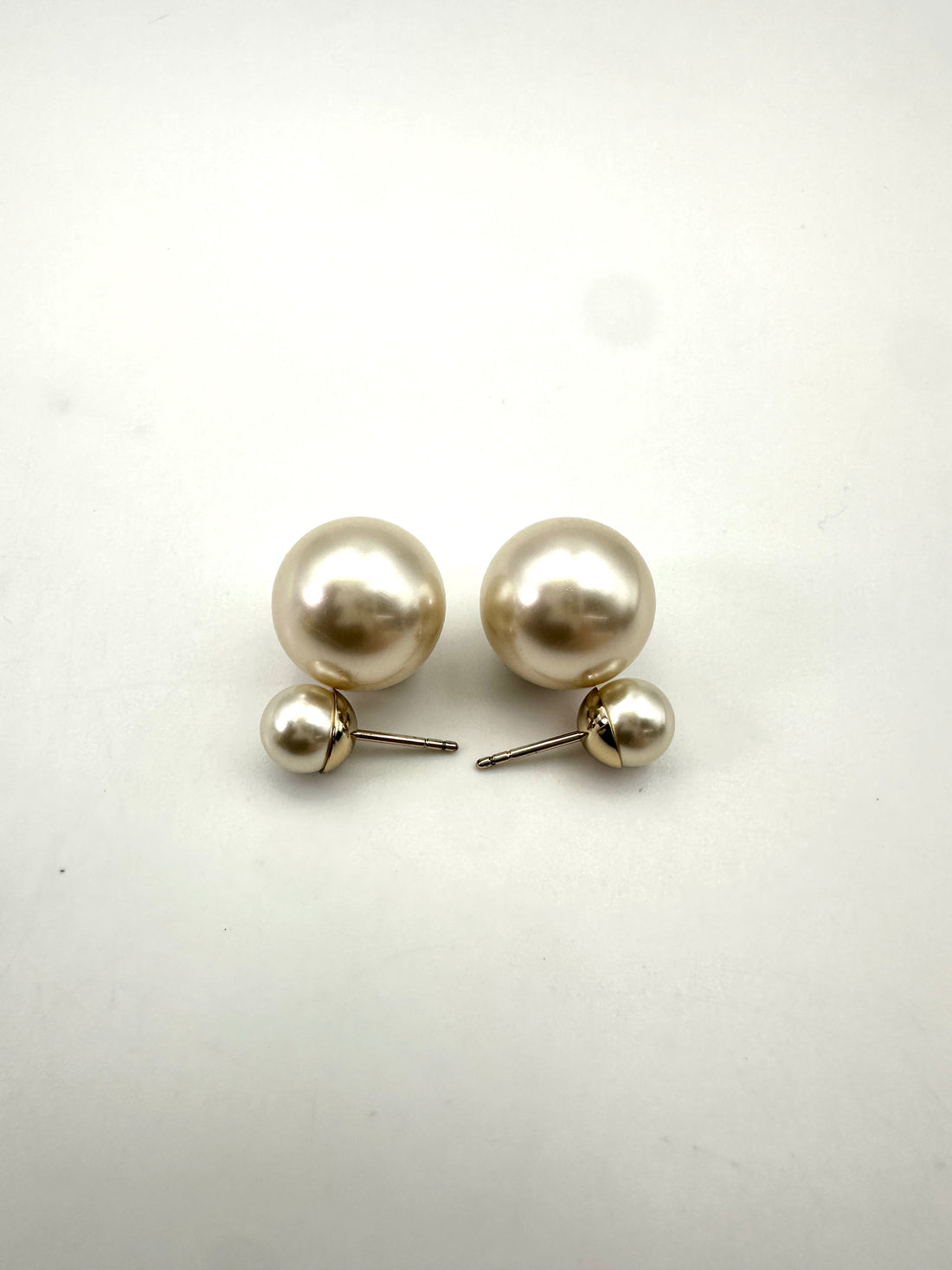 Dior Earrings With White Resin Pearls DOJE14