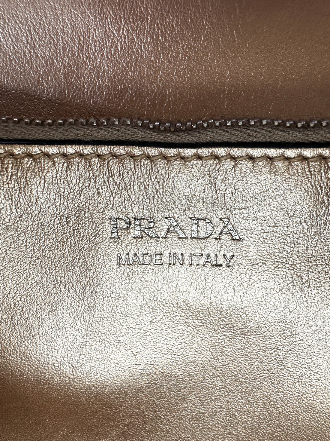 Prada Monochrome Beige Saffiano Leather Handle Bag PR263