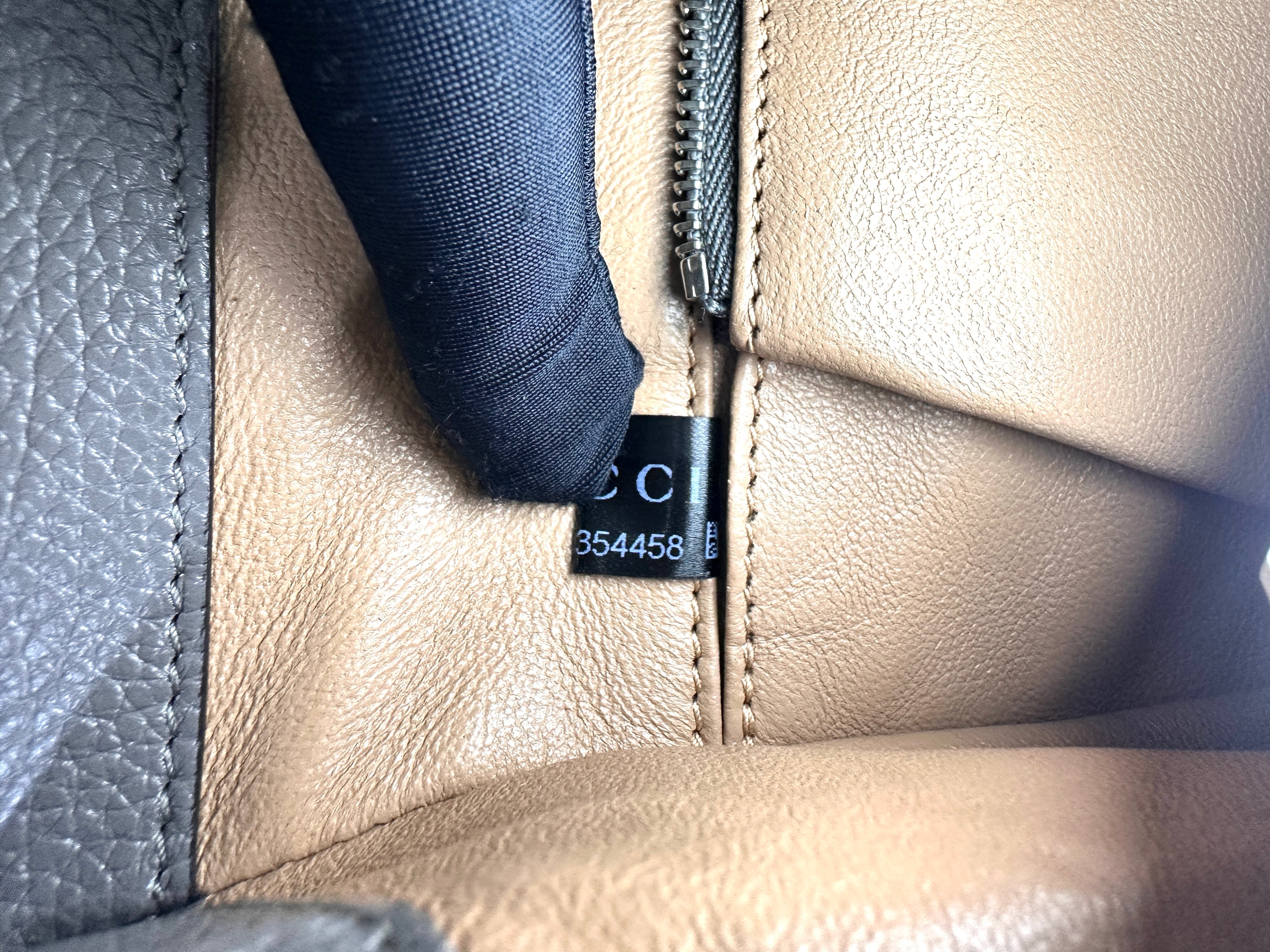 Gucci Zumi Grey Leather Handle Bag GG843
