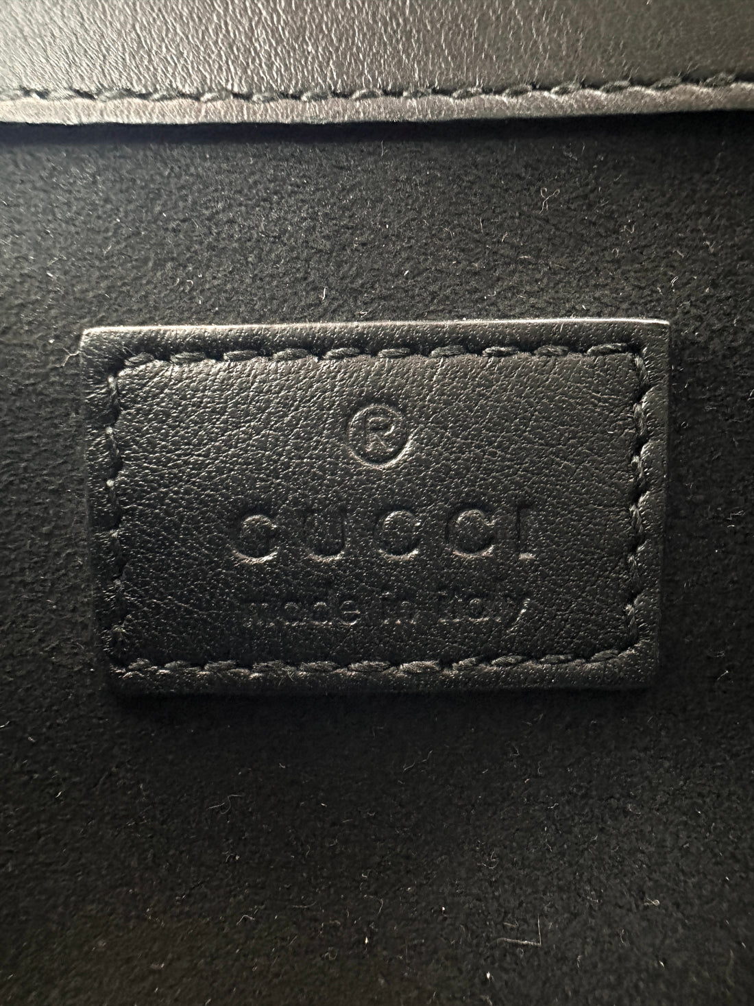 Gucci GG Marmont Black Chevron Patent Matelasse Leather Shoulder Bag GG842