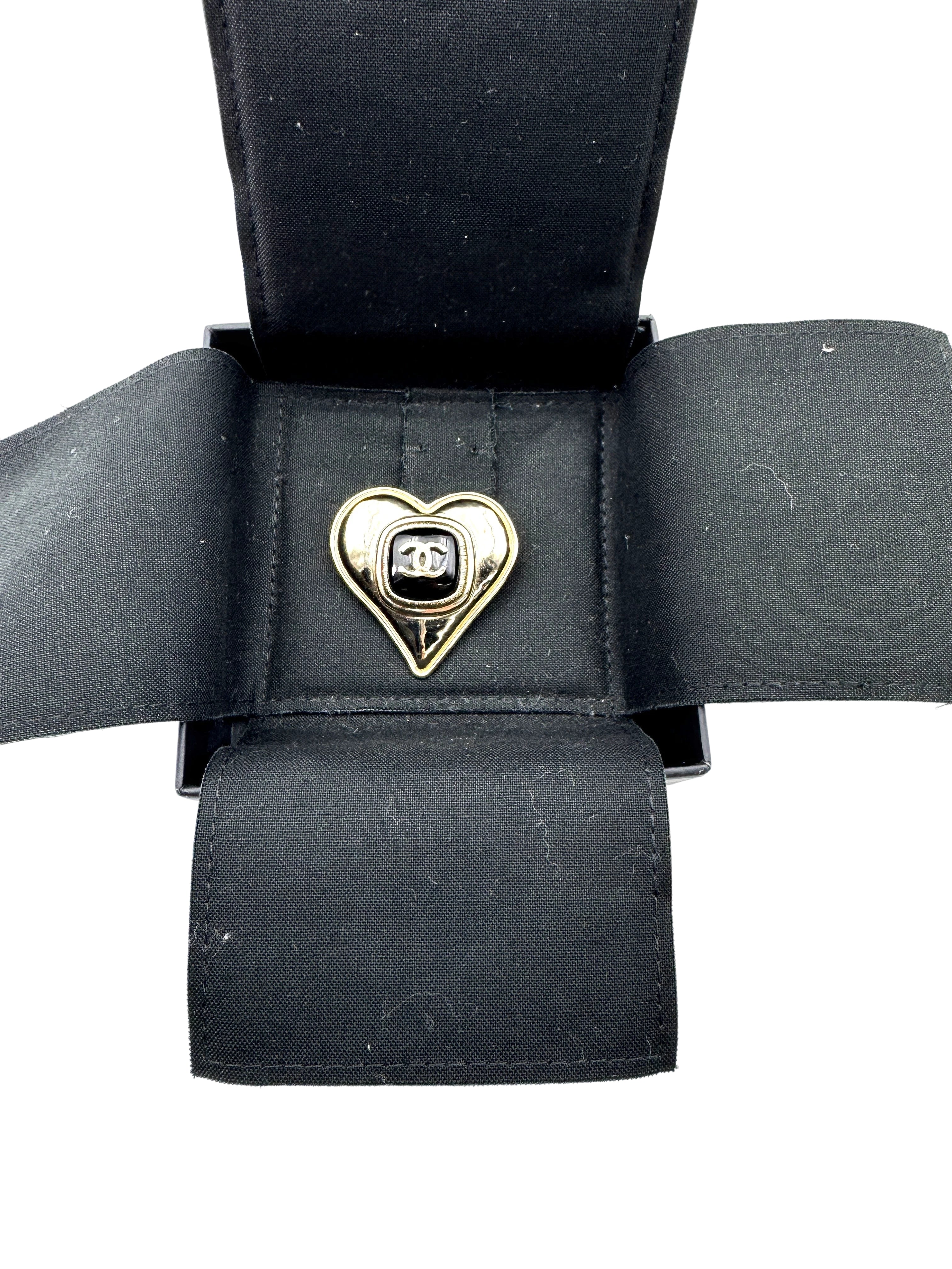 Chanel 21K Black/Gold Metal CC Heart Brooch CC1772