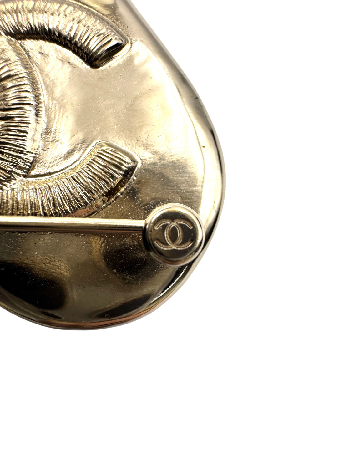 Chanel 21K Black/Gold Metal CC Heart Brooch CC1772