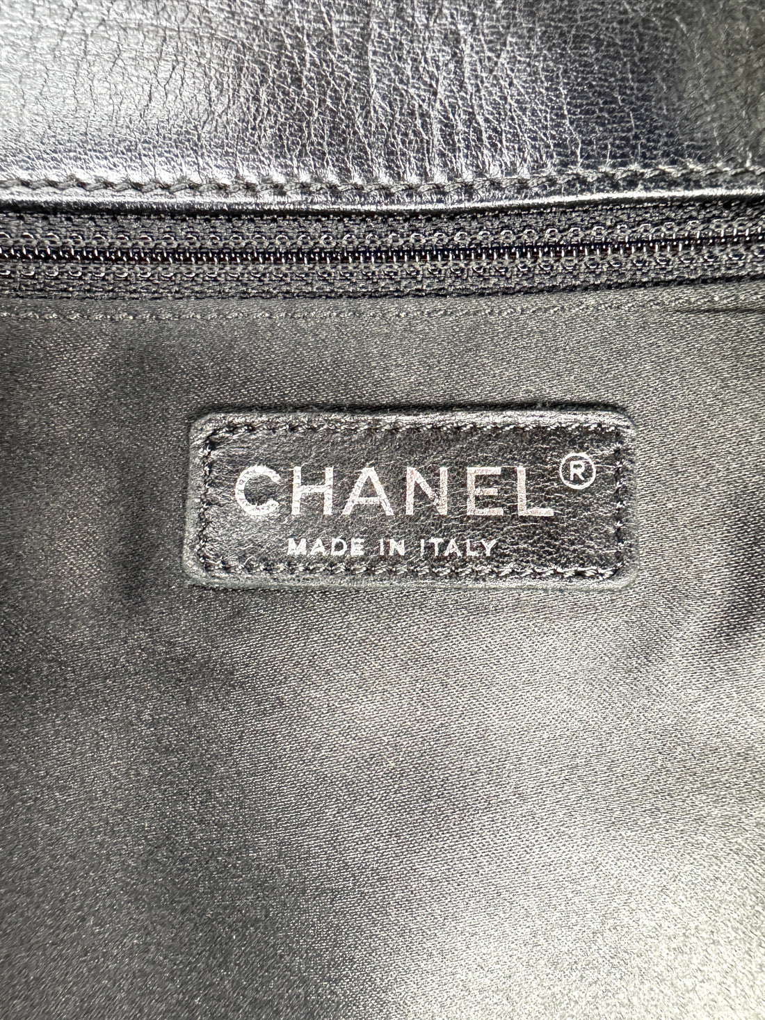 Chanel Vertical Stitch Black Quilted Leather Flap Bag(15***02) IRIS163