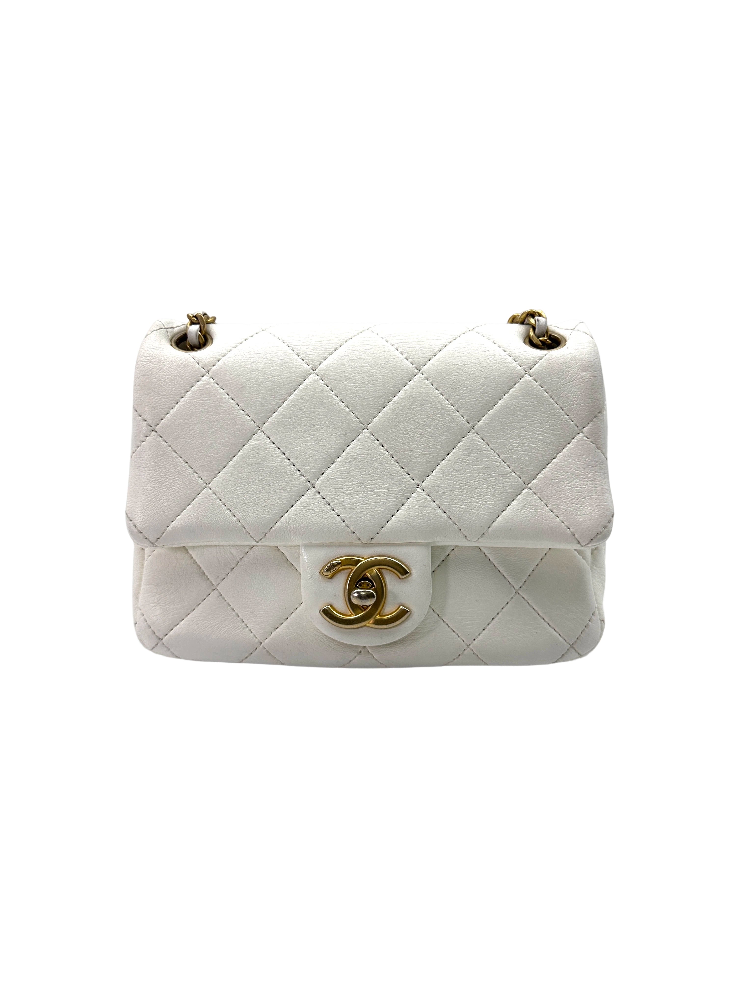 Chanel 22P White Quilted Lambskin Flap Bag With Heart Pearl Crush(C4***99) CC1777