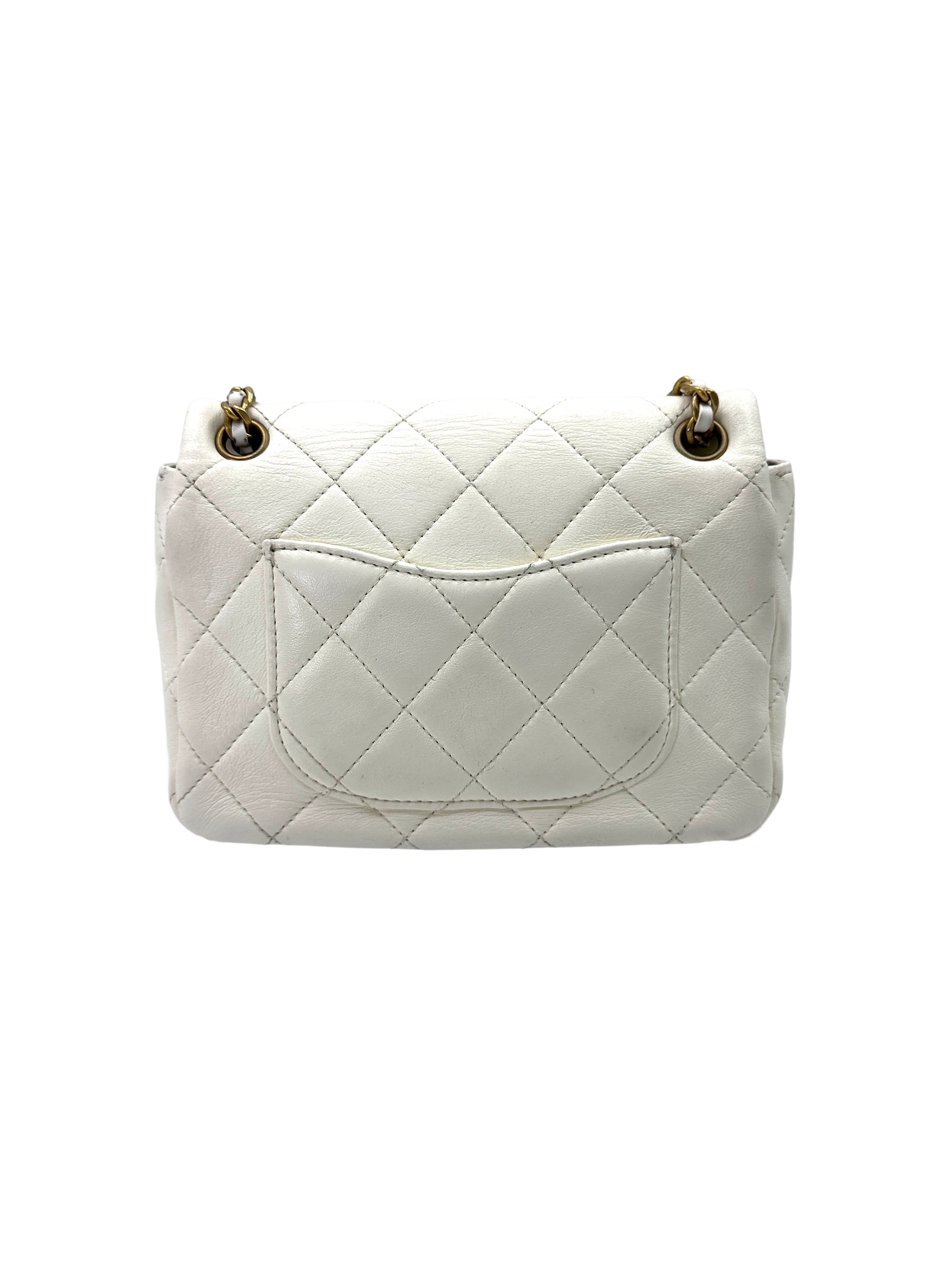 Chanel 22P White Quilted Lambskin Flap Bag With Heart Pearl Crush(C4***99) CC1777