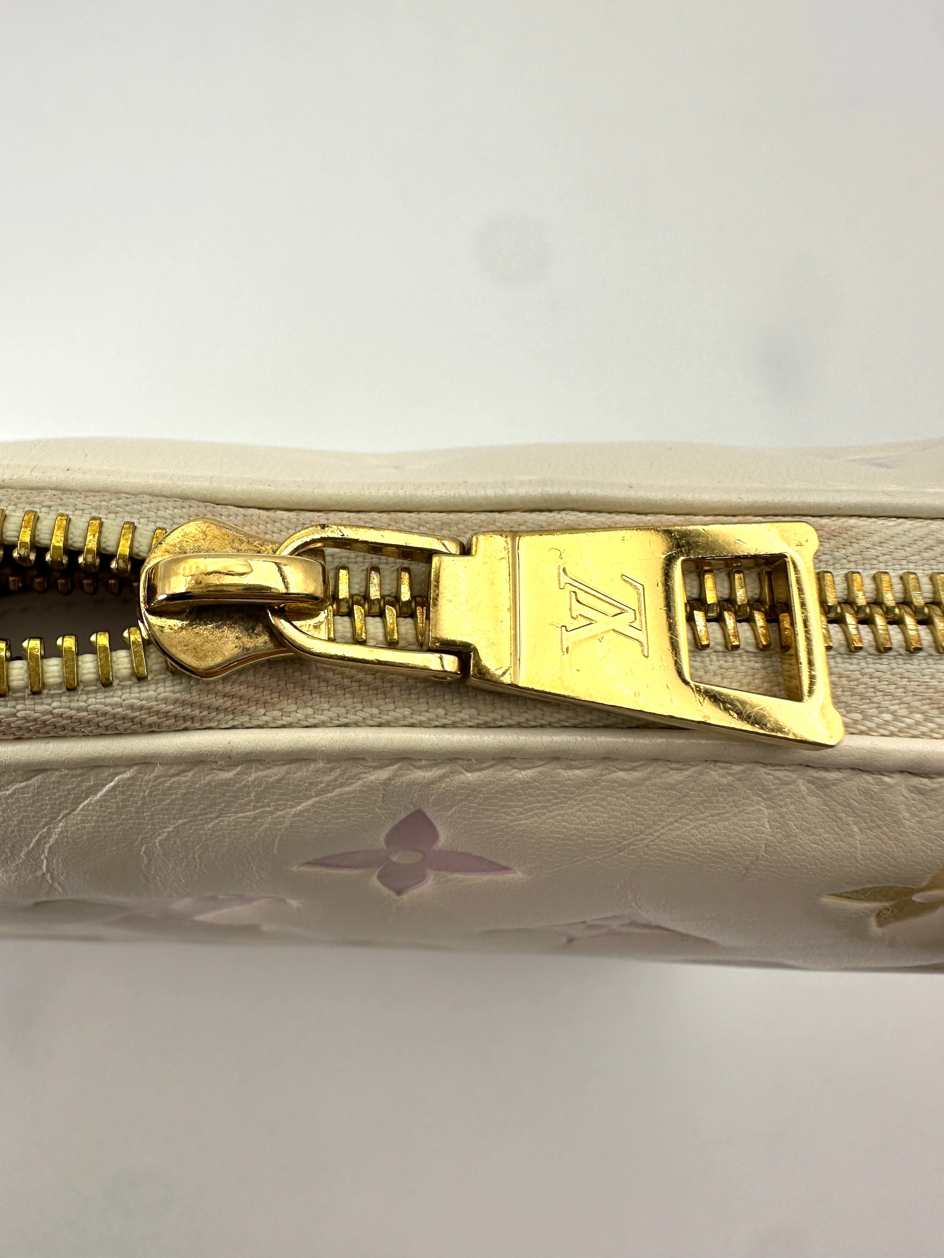 Louis Vuitton Coussin BB Milky Way White Monogram Embossed Puffy Leather Shoulder Bag IRIS146