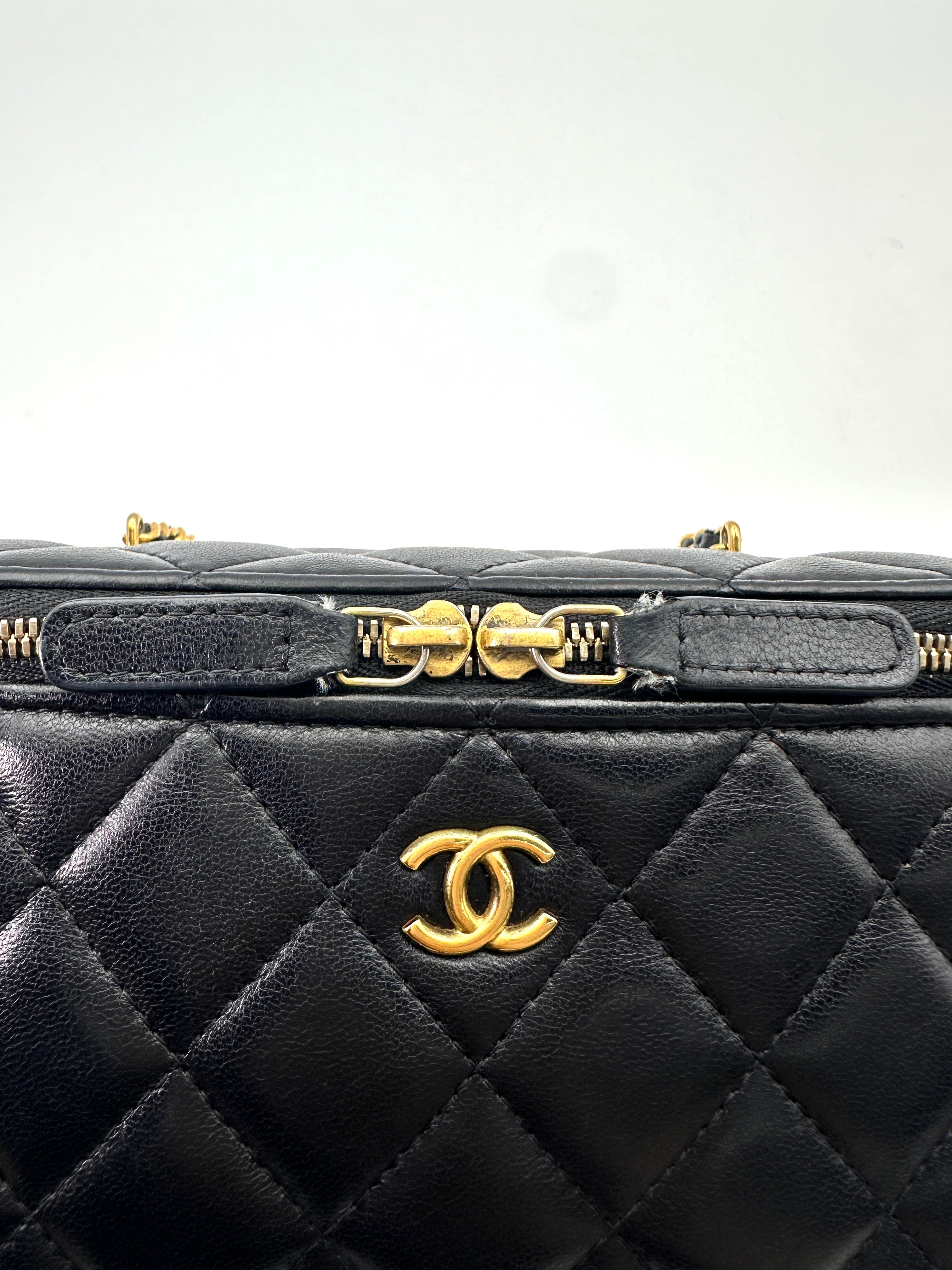 Chanel 22K Black Quilted Lambskin Long Vanity Case With Gold Buckle(PP***X1) IRIS165