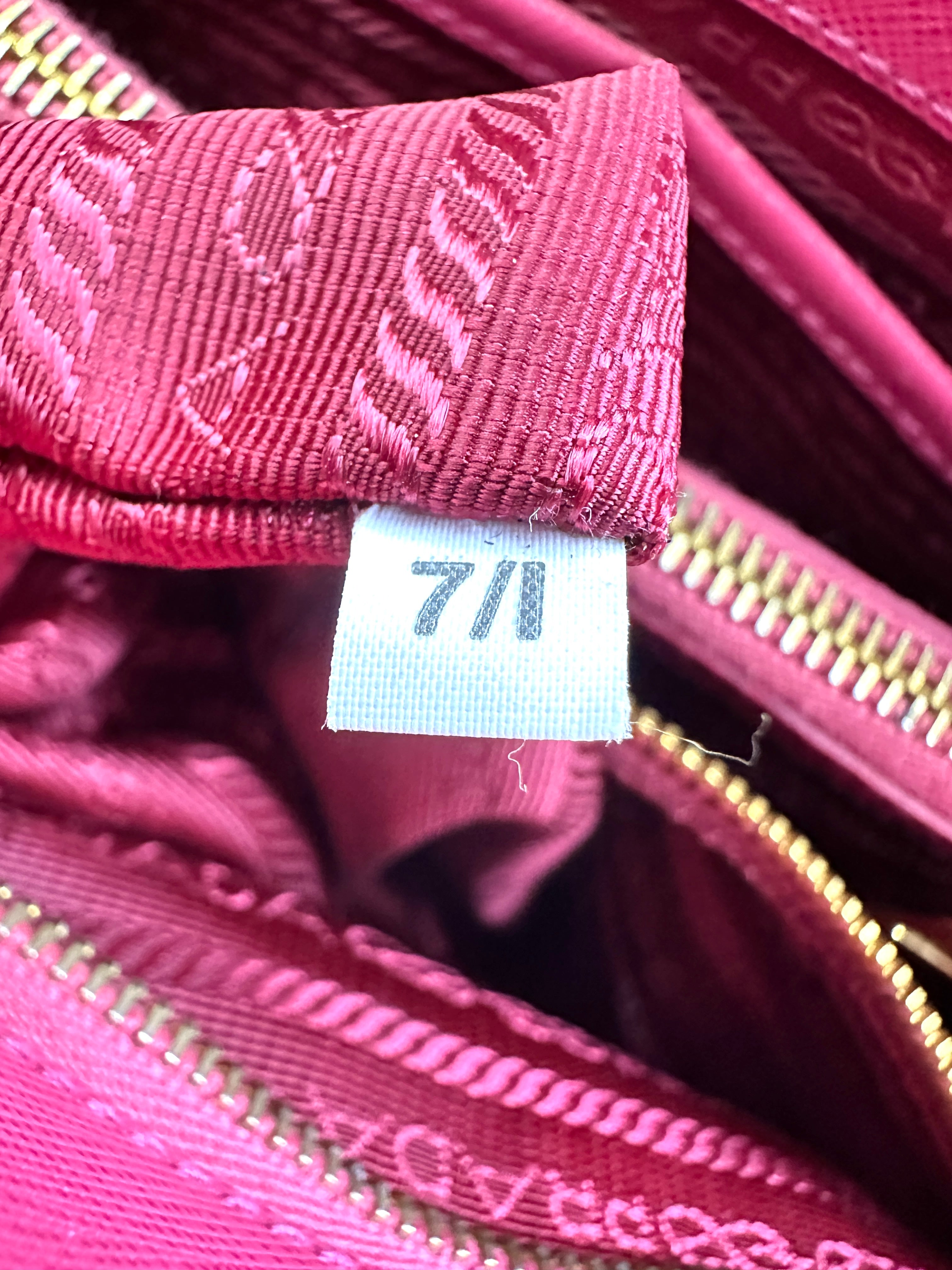 Prada Promenade Pink Saffiano Lux Leather Medium Size Handle Bag PR264