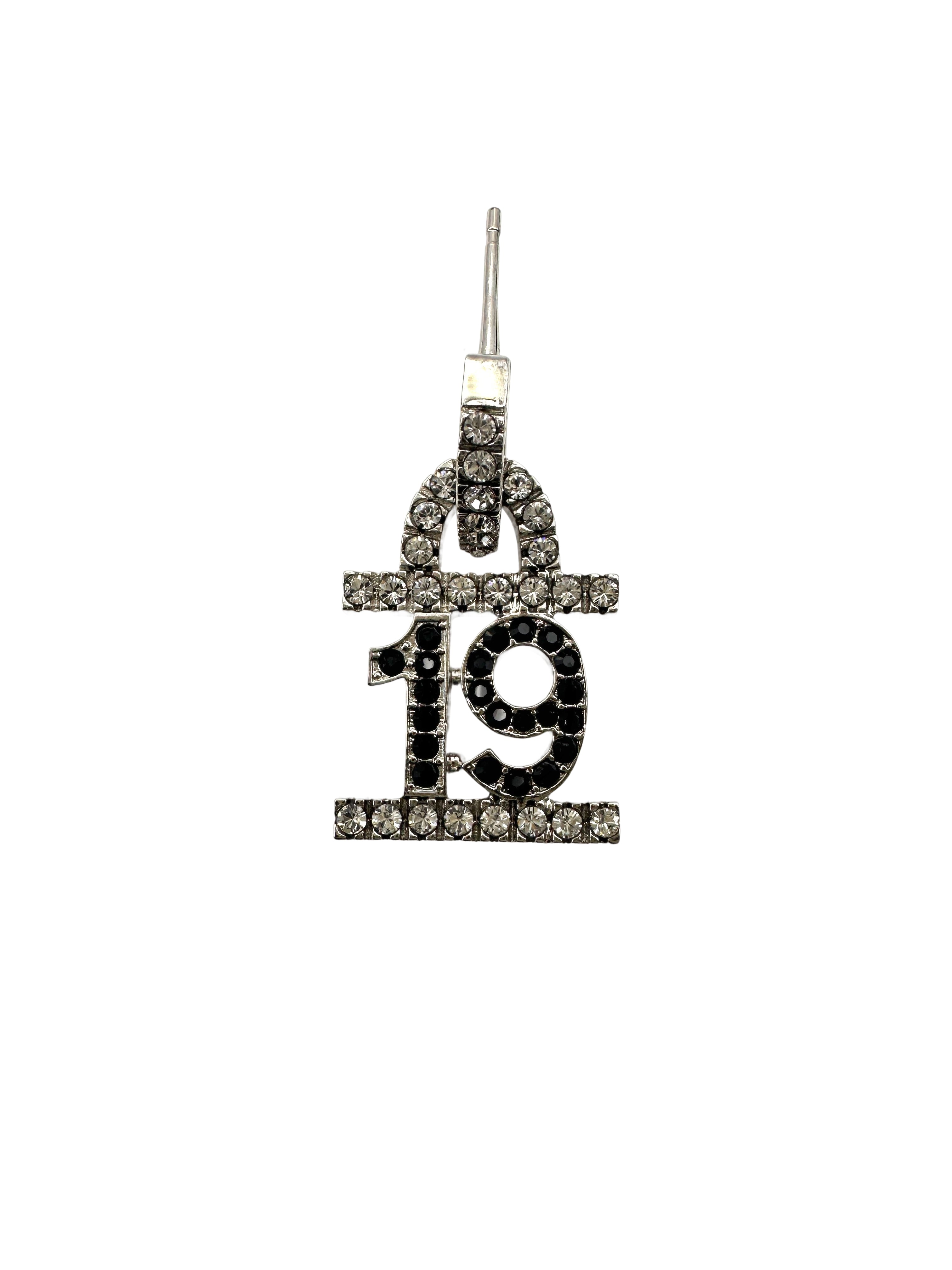 Chanel 22A Crystal CC & "19" Logo Asymmetric Drop Earrings CC1785