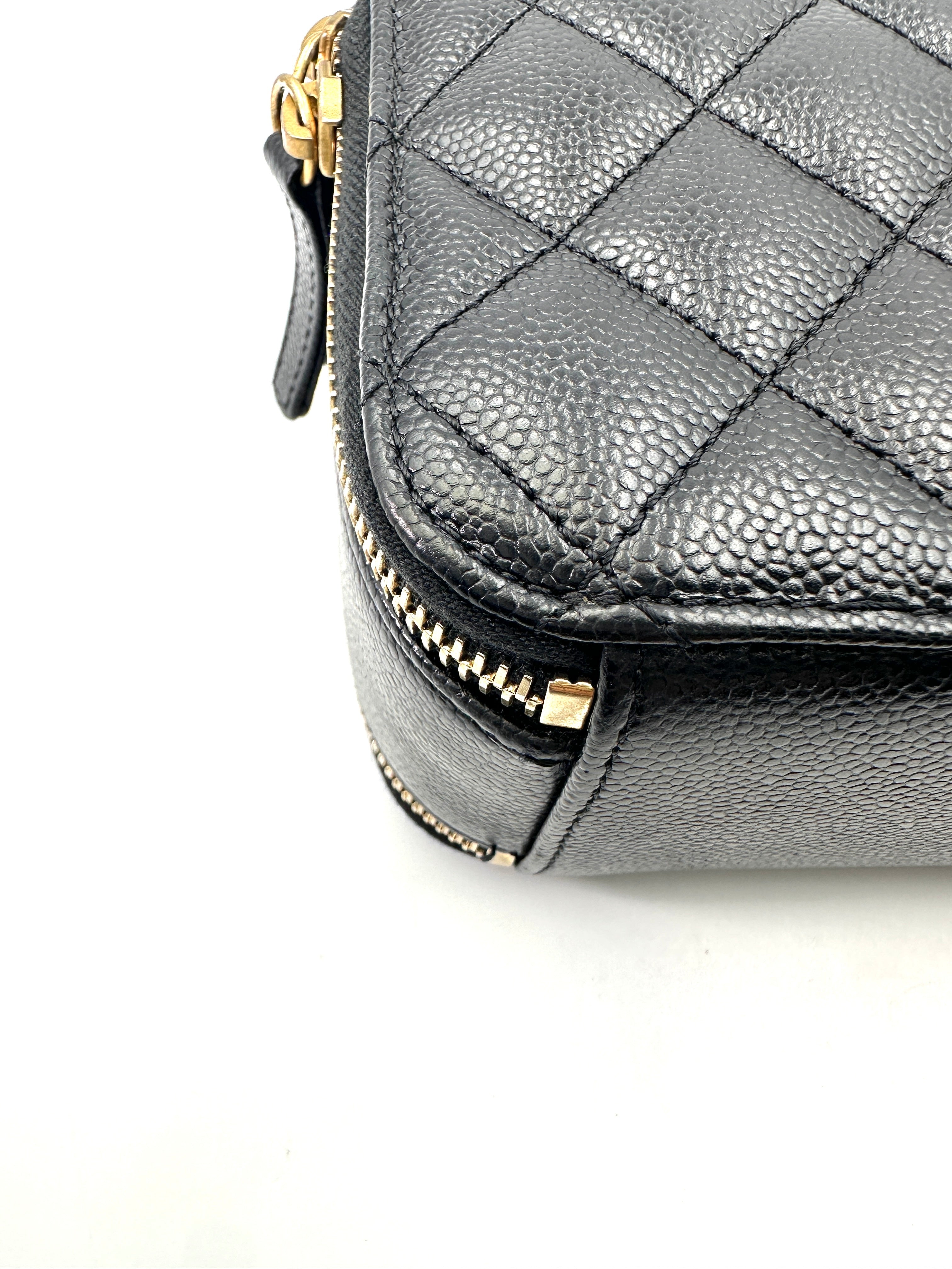 Chanel 22S Black Quilted Leather Vanity Case With Gold Hardware(HT***L2) CC1786