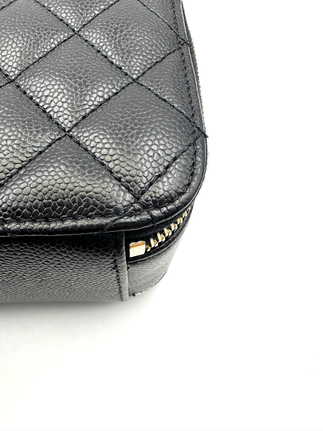 Chanel 22S Black Quilted Leather Vanity Case With Gold Hardware(HT***L2) CC1786