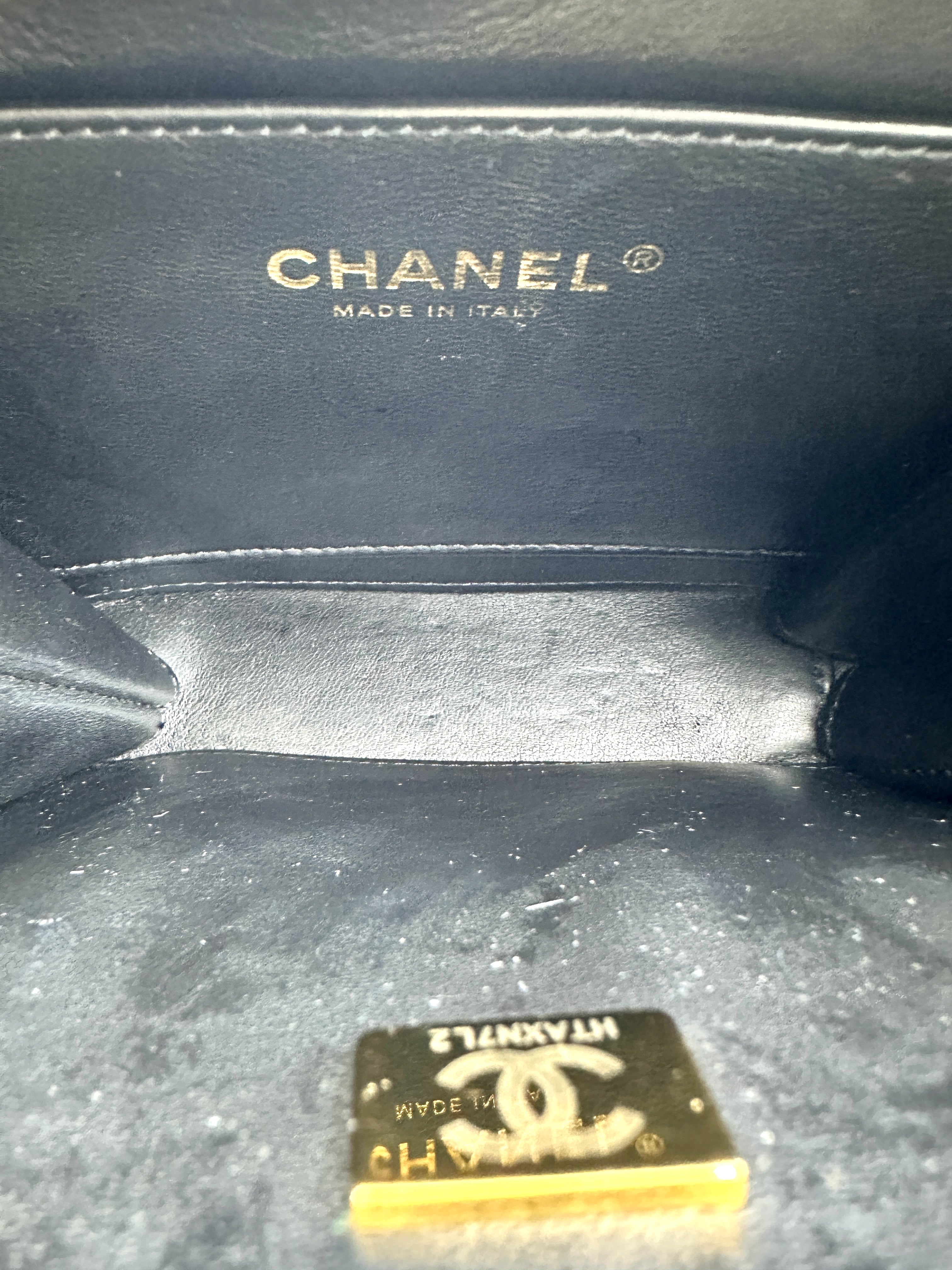 Chanel 22S Black Quilted Leather Vanity Case With Gold Hardware(HT***L2) CC1786
